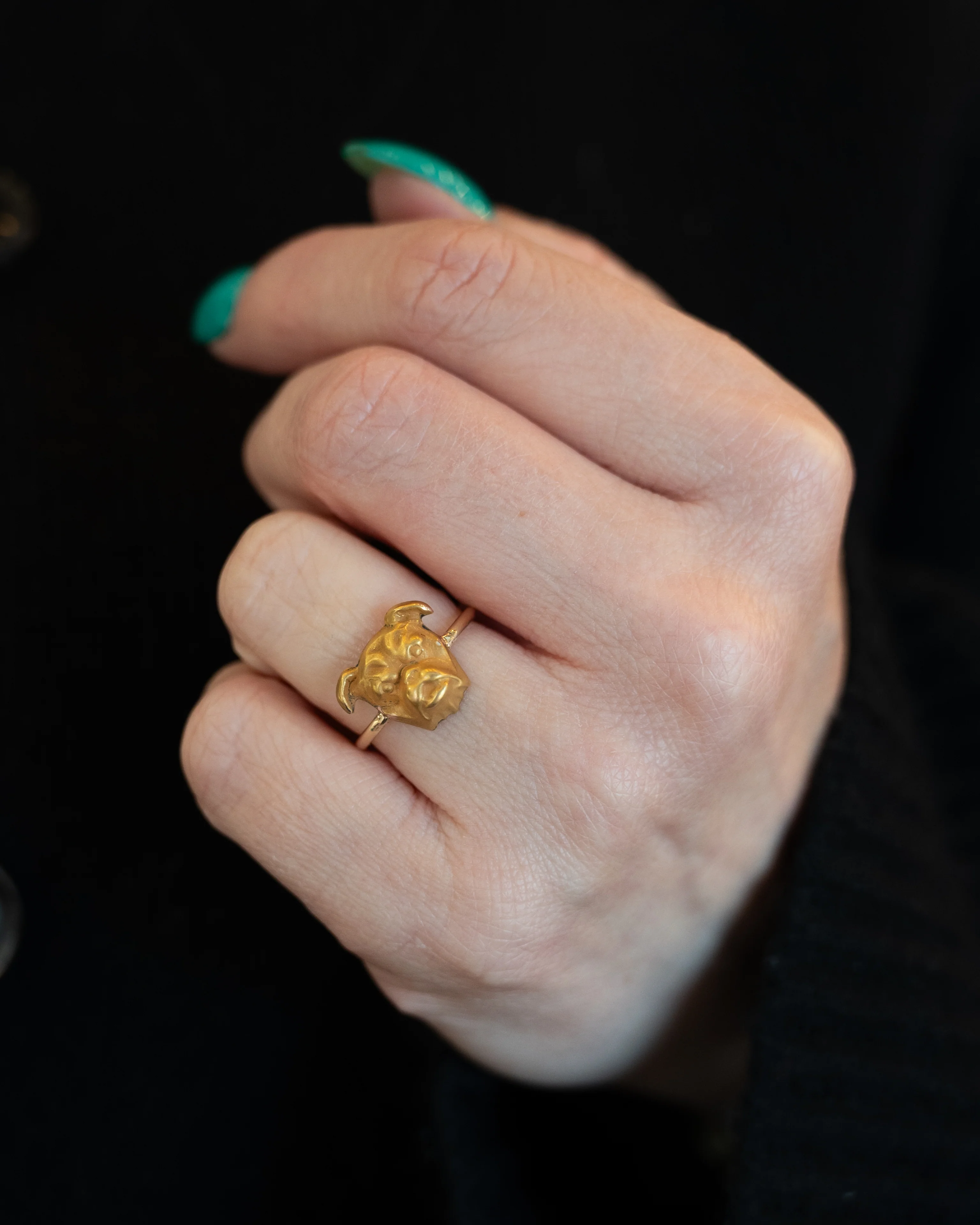 Antique Victorian Bulldog Ring in 9k Yellow Gold - Image 7