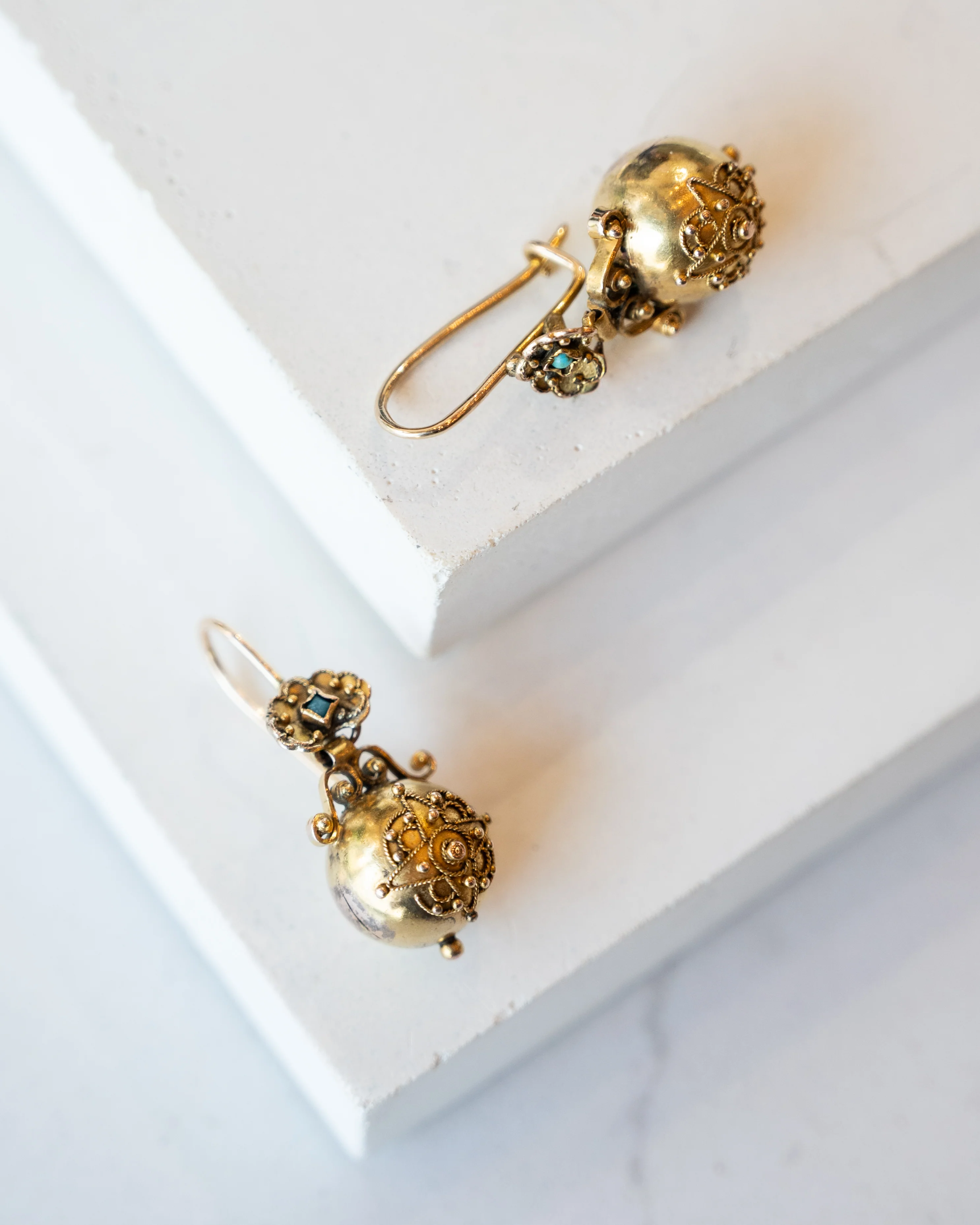Antique Victorian Dangle Earrings in 14k Yellow Gold - Image 4