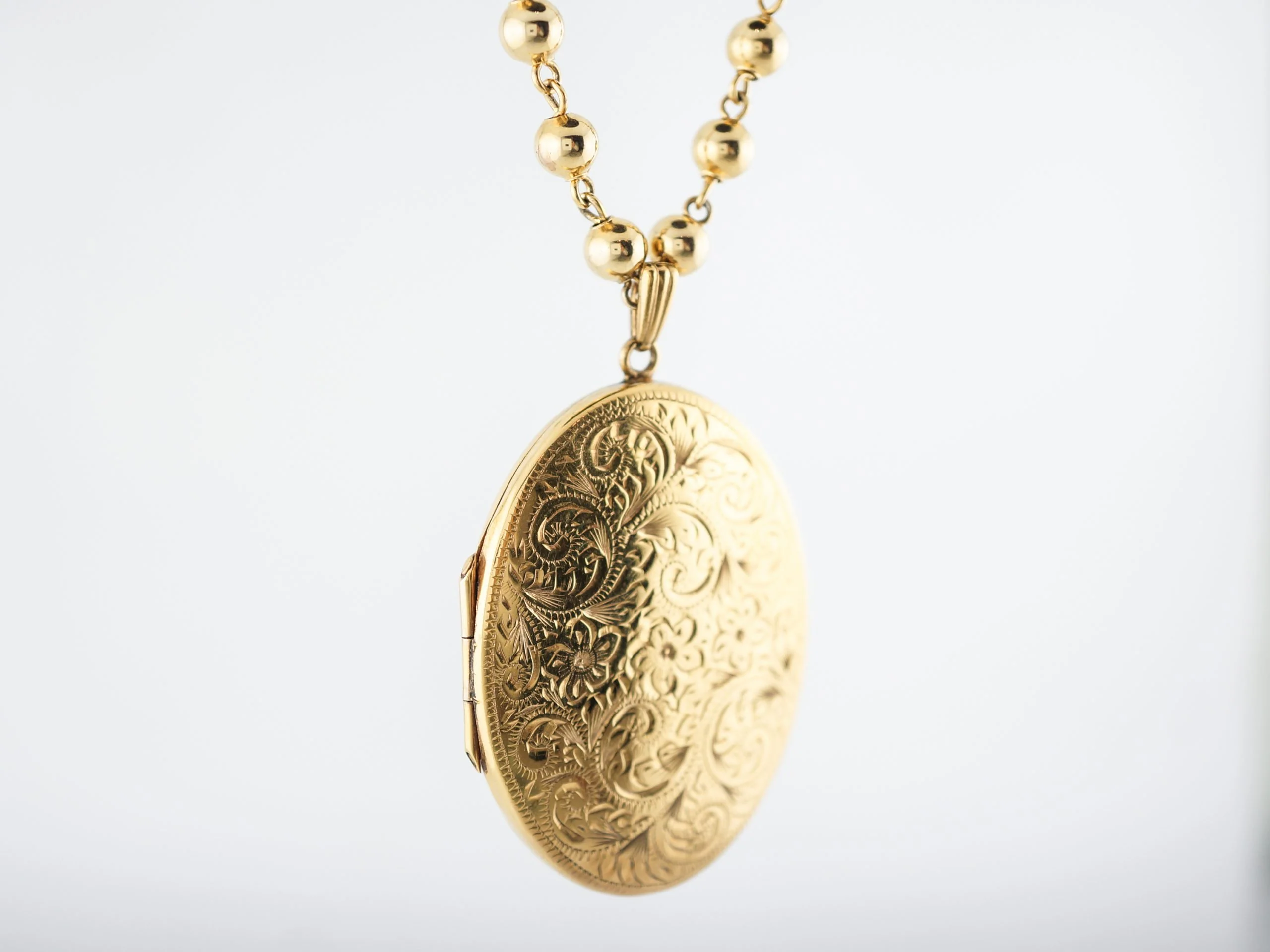 Antique Victorian Necklace & Large Oval Locket in 14k Yellow Gold - Image 2
