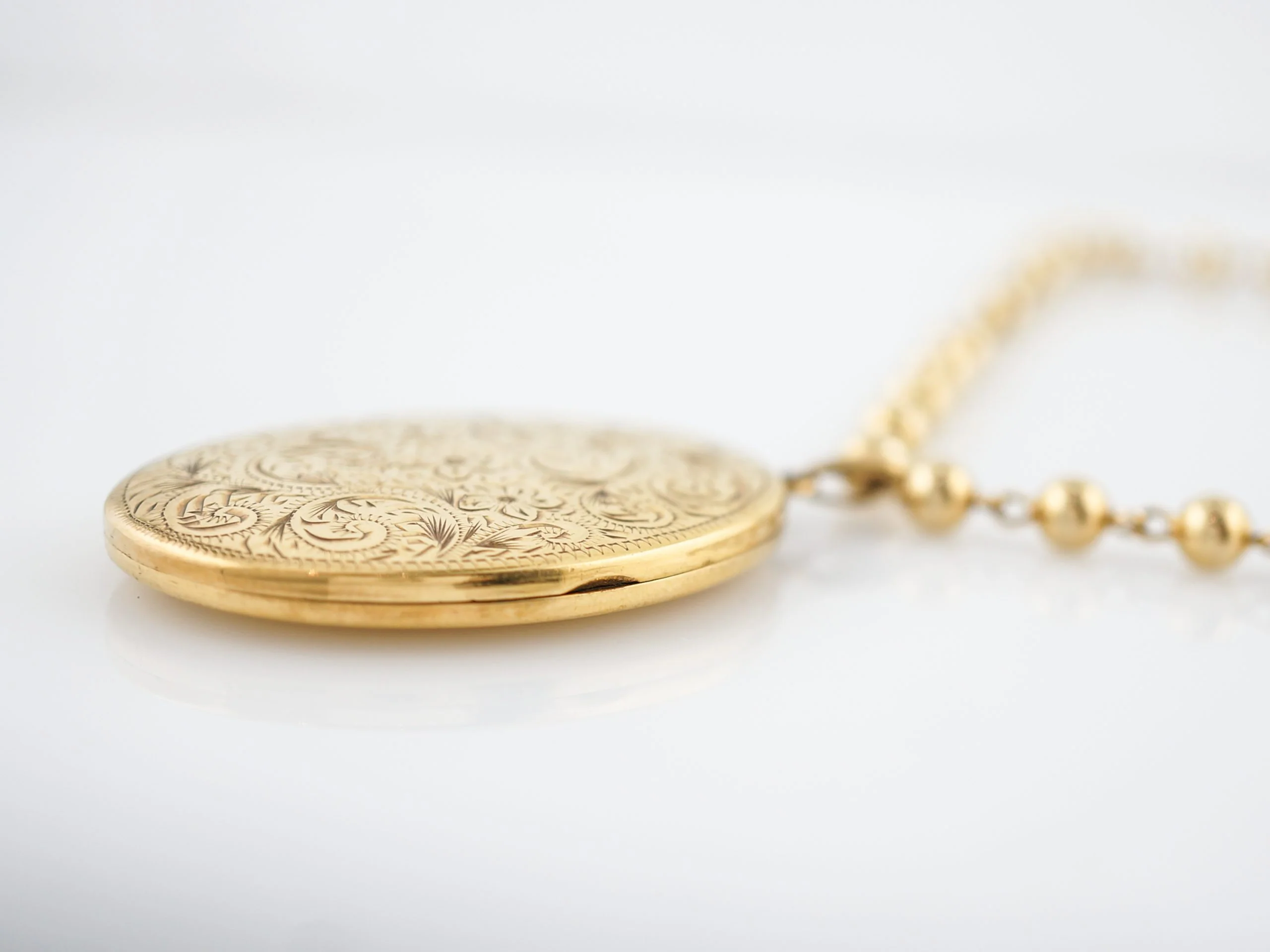 Antique Victorian Necklace & Large Oval Locket in 14k Yellow Gold - Image 4