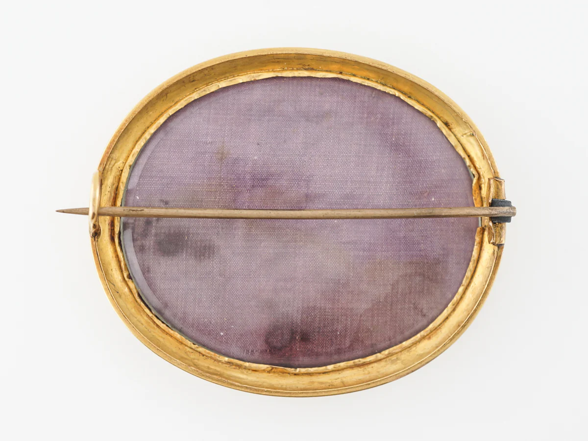 Antique Victorian Painted Cherub Brooch in 18k Yellow Gold - Image 2