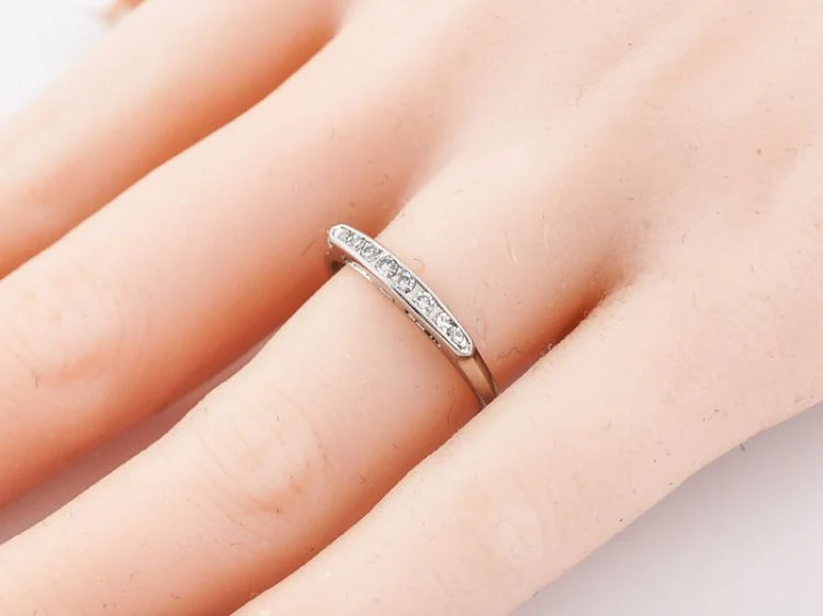 Antique Wedding Band Art Deco .10 Single Cut Diamonds in 18k White Gold - Image 6