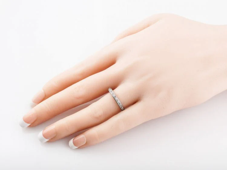 Antique Wedding Band Art Deco .11 Single Cut Diamonds in Platinum - Image 4