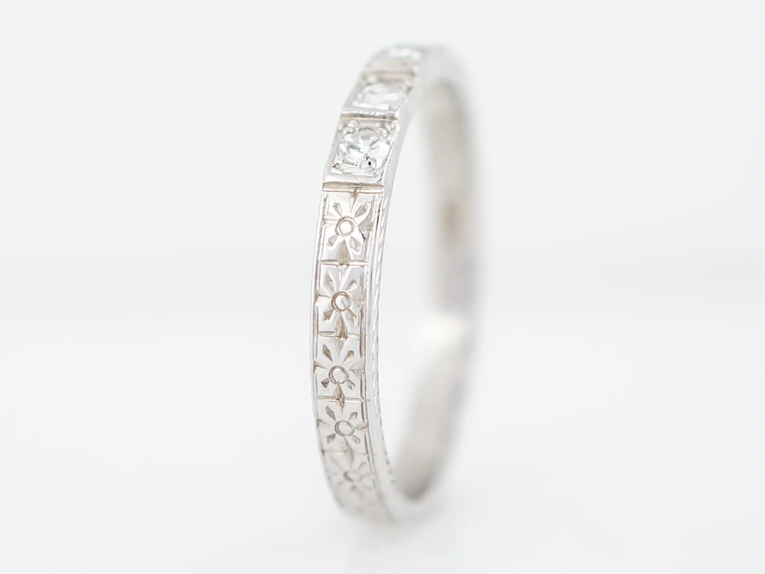 Antique Wedding Band Art Deco .15 Single Cut Diamonds in 18K White Gold - Image 5