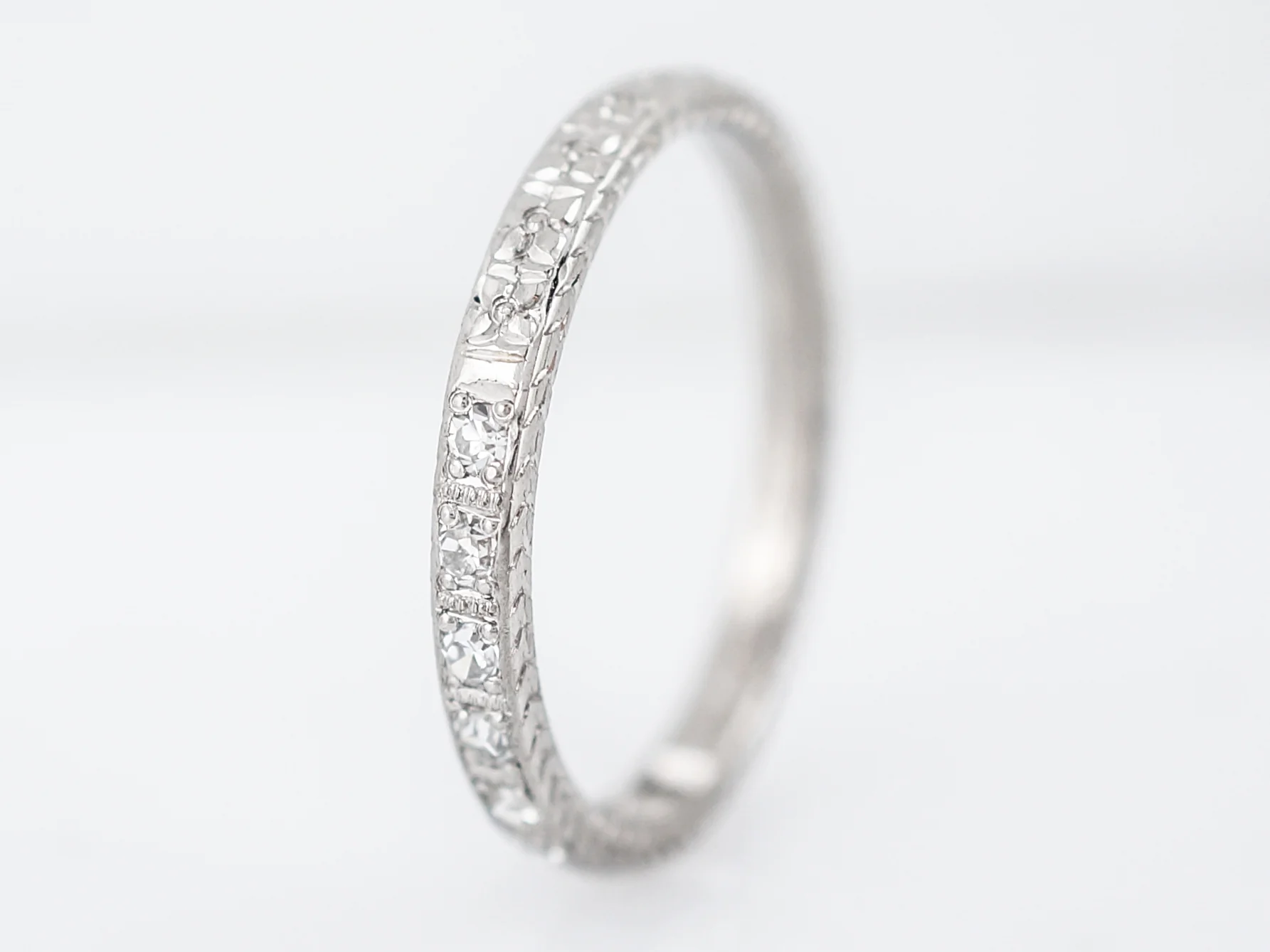 Antique Wedding Band Art Deco .15 Single Cut Diamonds in Platinum - Image 3