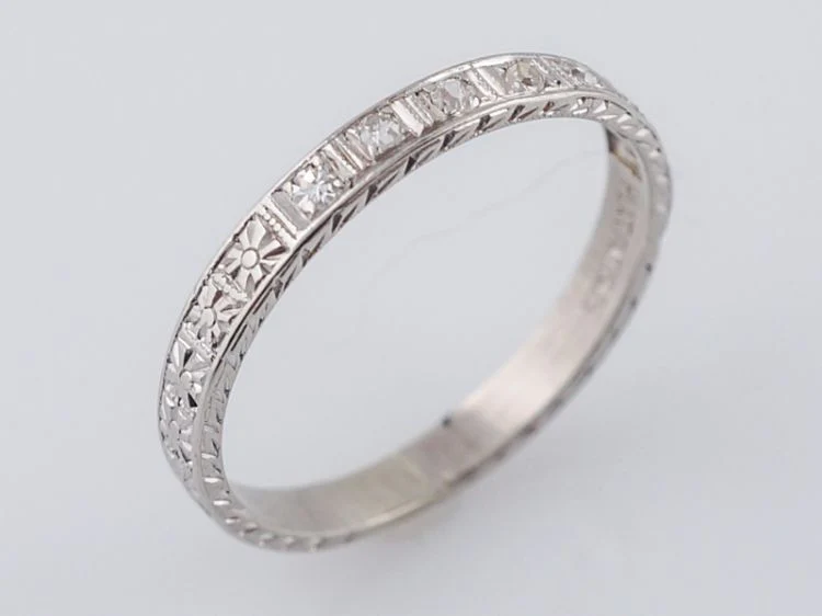 Antique Wedding Band Art Deco .18 Single Cut Diamonds in Platinum - Image 4