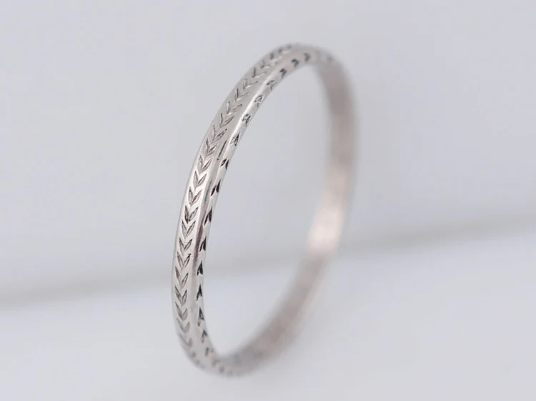 Antique Wedding Band Art Deco Chevron Engraved in Vintage Platinum - Image 4