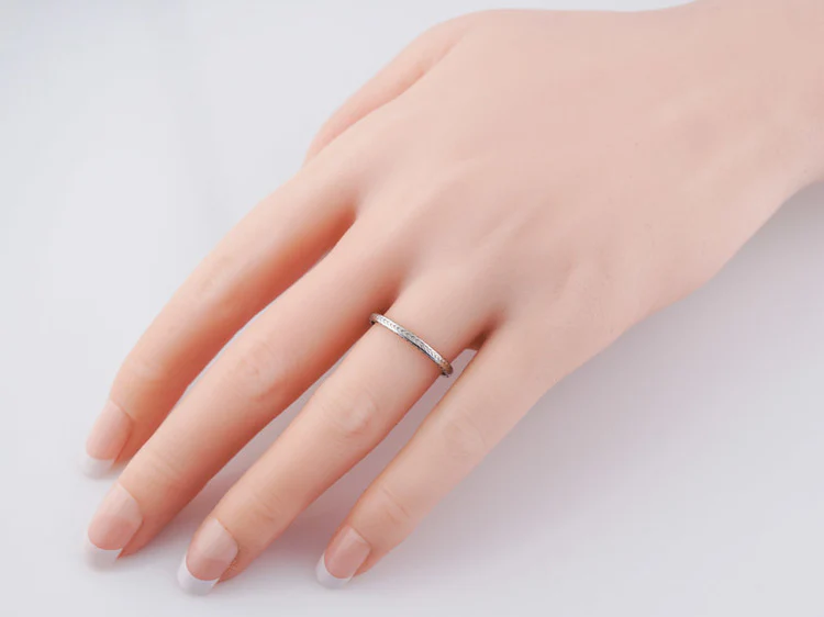 Antique Wedding Band Art Deco Chevron Engraved in Vintage Platinum - Image 9