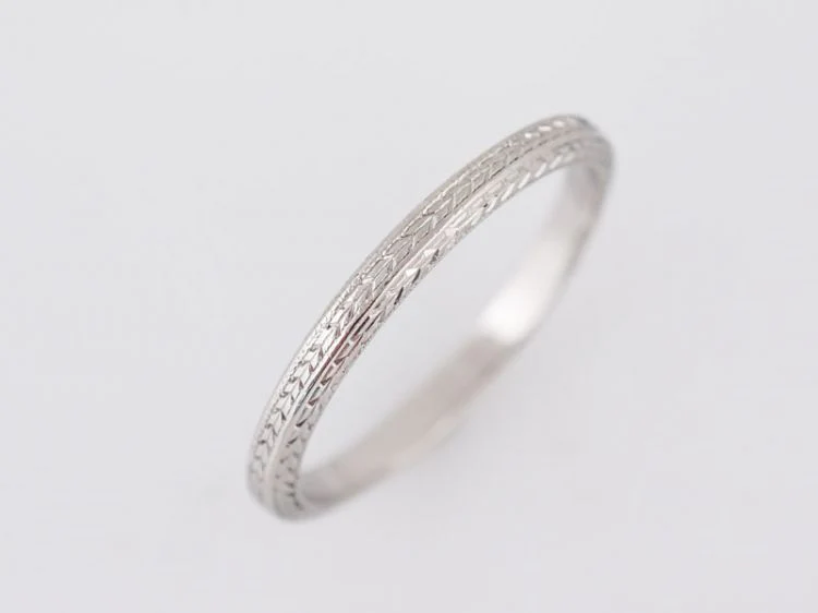 Antique Wedding Band Art Deco Chevron in Platinum - Image 2