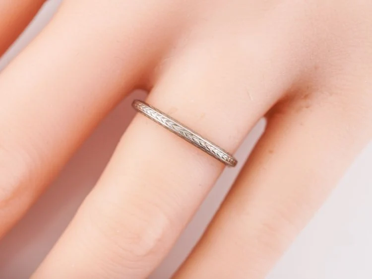 Antique Wedding Band Art Deco Chevron in Platinum - Image 7