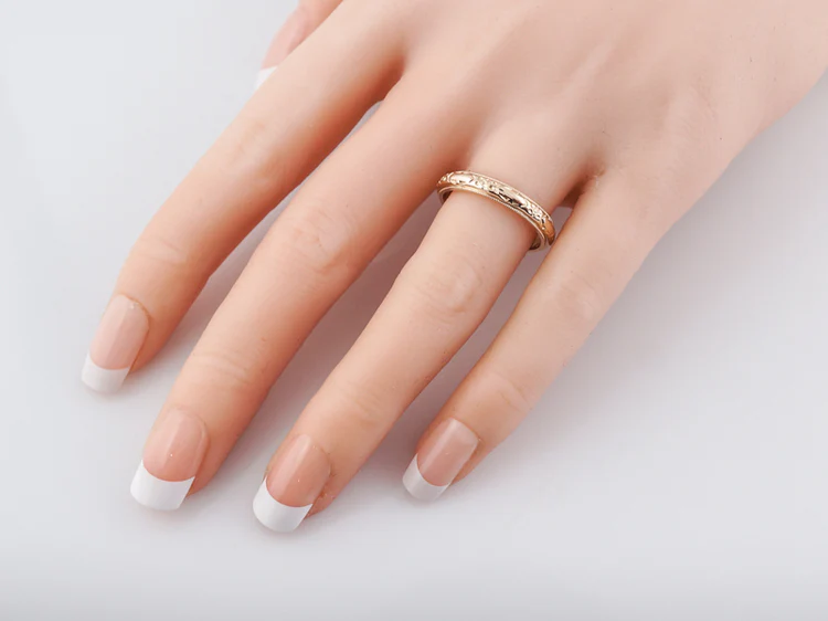 Antique Wedding Band Art Deco Engraved in 14k Yellow Gold - Image 4