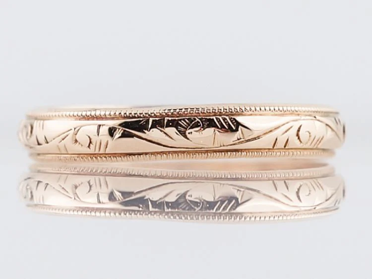 Antique Wedding Band Art Deco Engraved in 18k Yellow Gold