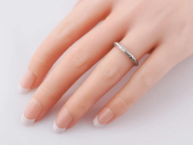 Antique Wedding Band Art Deco Floral Engraved in 14k White Gold - Image 5