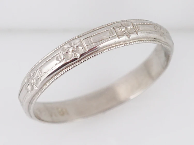 Antique Wedding Band Art Deco Floral Engraved in 18k White Gold - Image 2