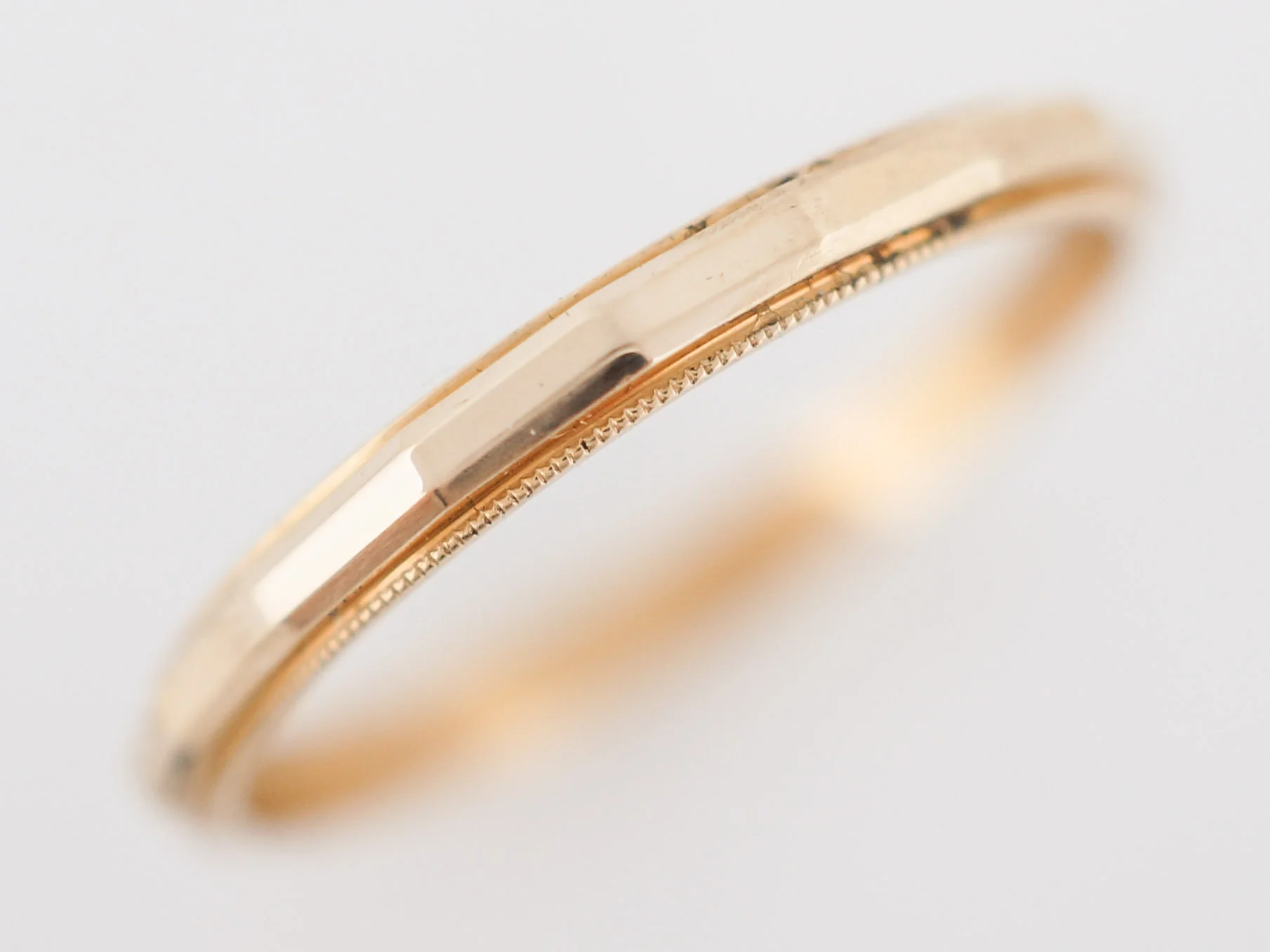 Antique Wedding Band Art Deco Geometric in 14k Yellow Gold - Image 2