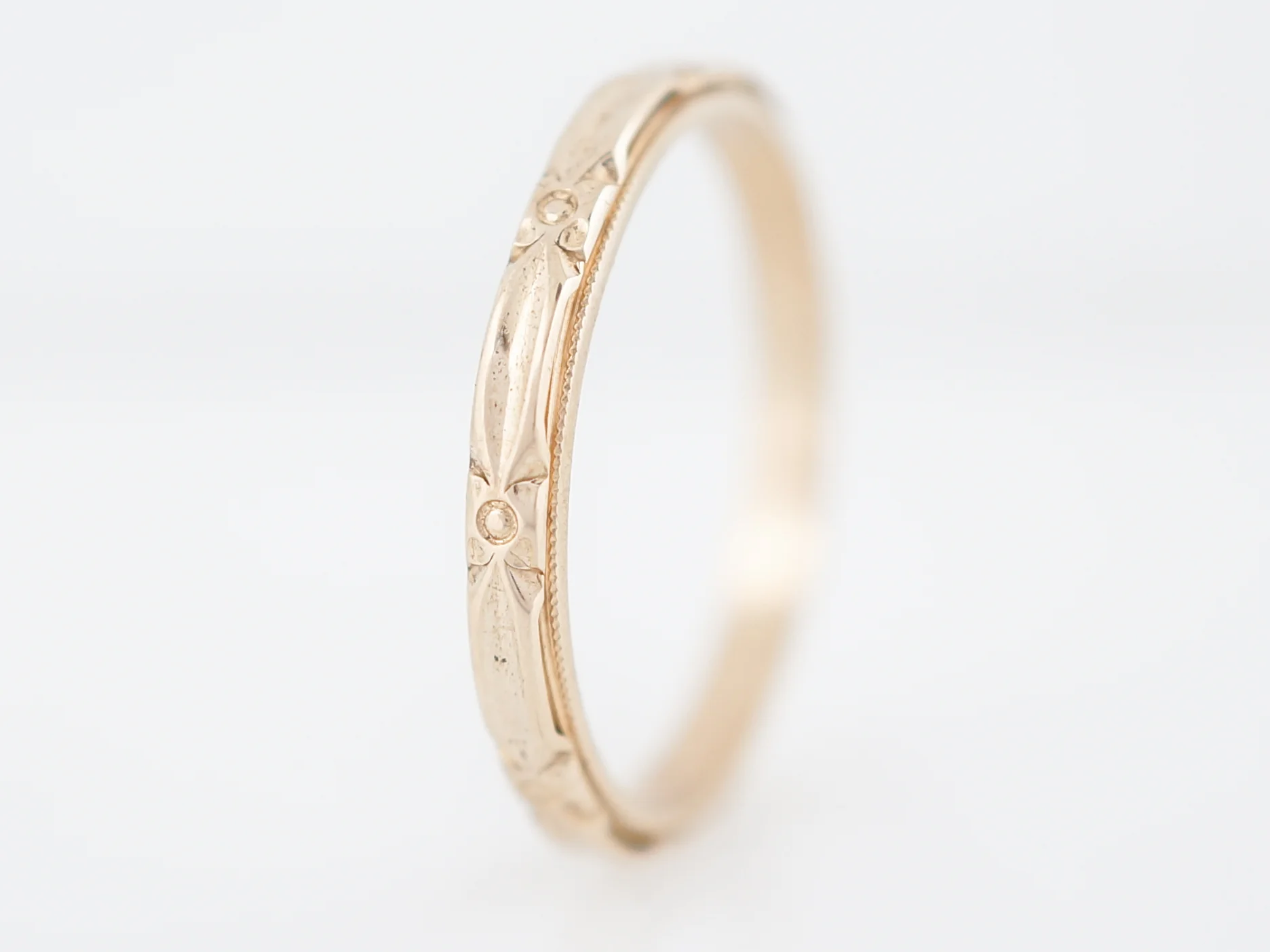 Antique Wedding Band Art Deco Orange Blossom in 14K Yellow Gold - Image 2