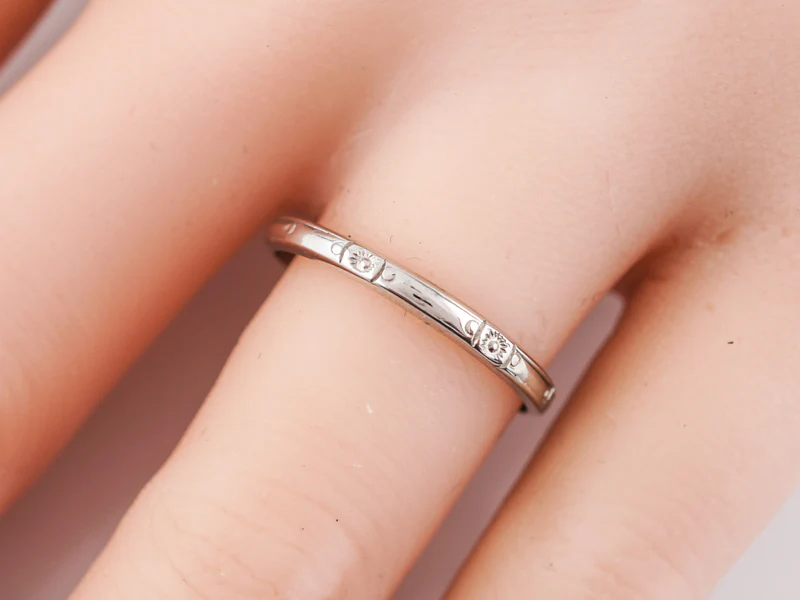 Antique Wedding Band Art Deco Orange Blossom in 18k White Gold - Image 5