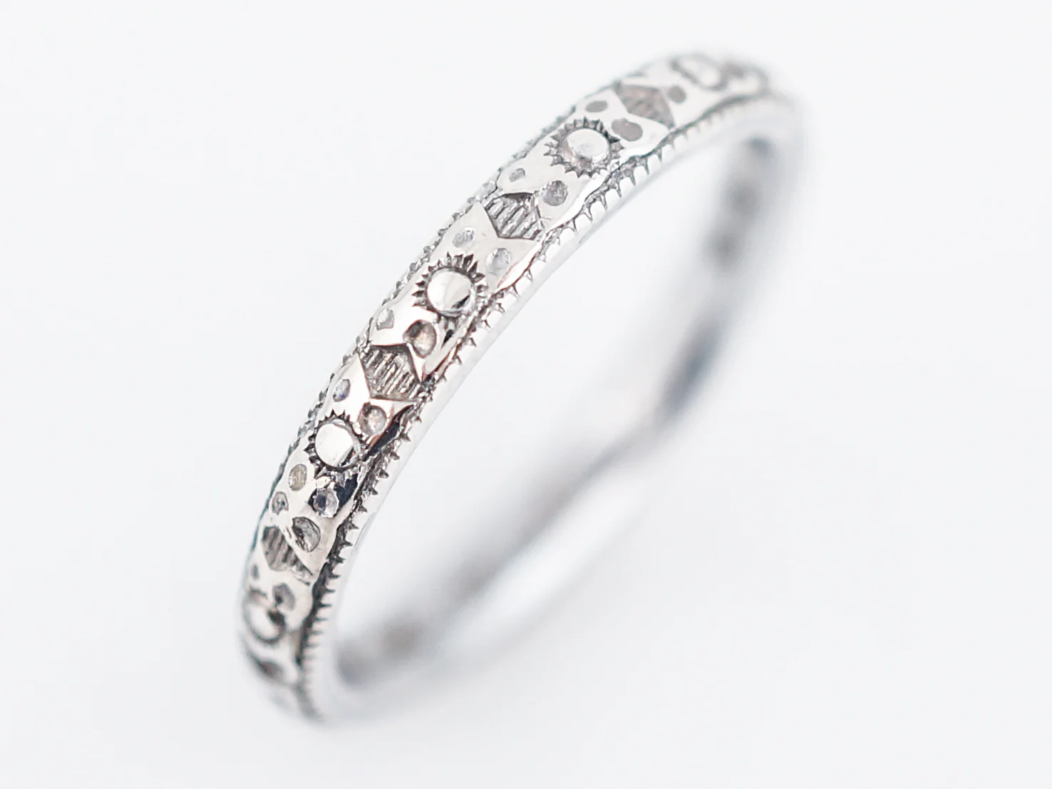 Antique Wedding Band Art Deco Orange Blossom in 18k White Gold - Image 4