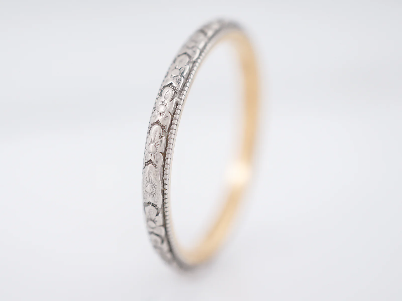 Antique Wedding Band Art Deco Orange Blossom in 18k White & Yellow Gold - Image 2