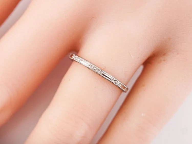Antique Wedding Band Art Deco Orange Blossom in Platinum - Image 6
