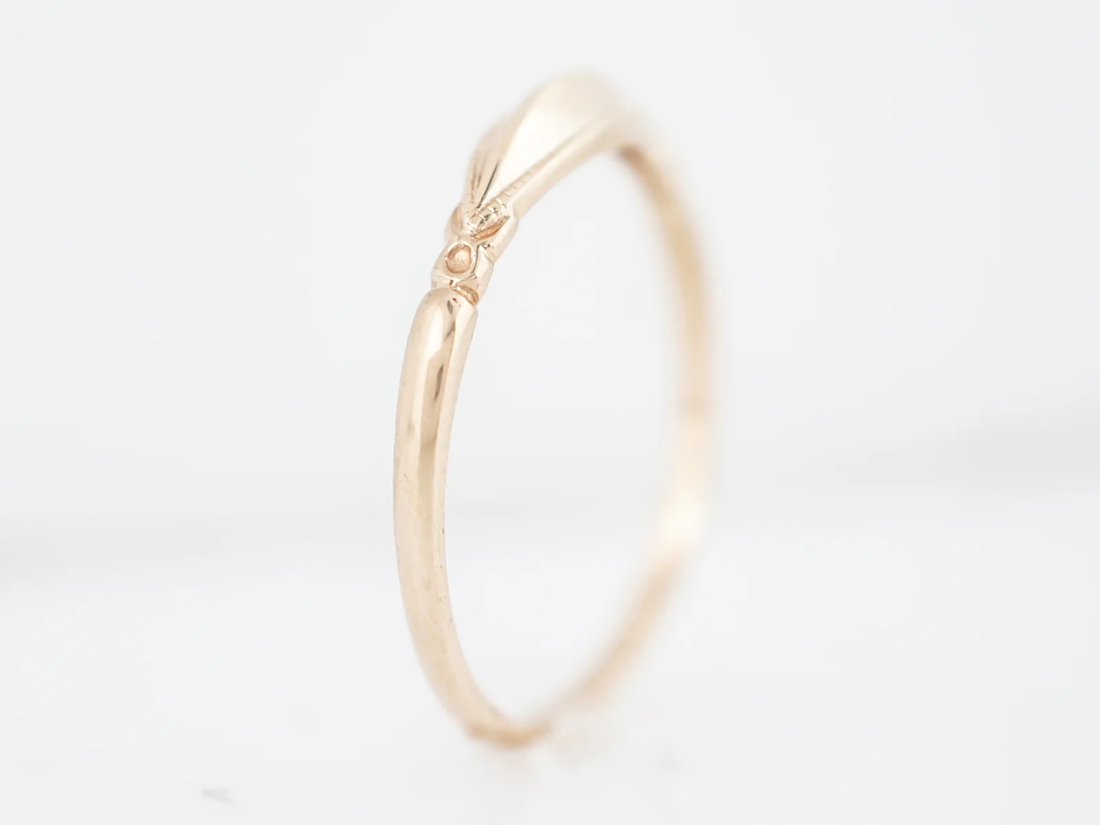 Antique Wedding Band Late Art Deco in 14k Yellow Gold - Image 5