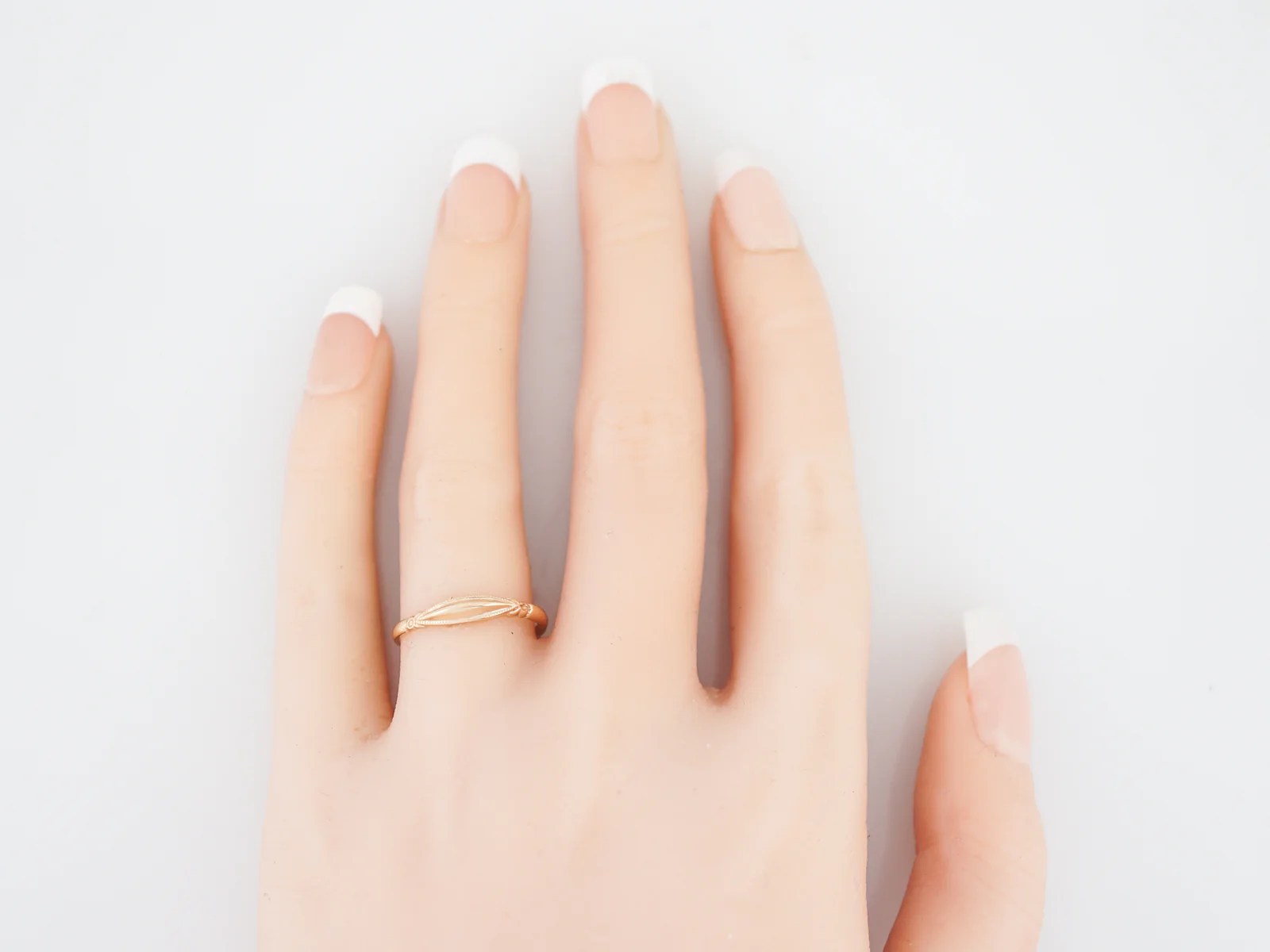 Antique Wedding Band Late Art Deco in 14k Yellow Gold - Image 6