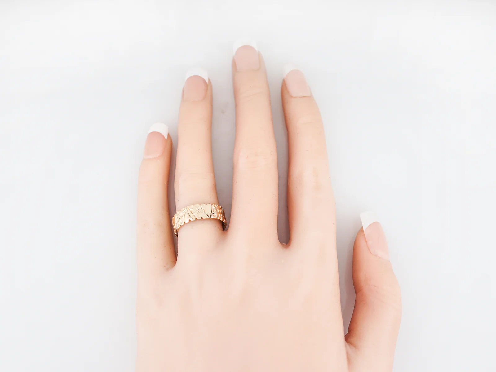 Antique Wedding Band Late Art Deco Orange Blossom in 14k Yellow Gold - Image 5