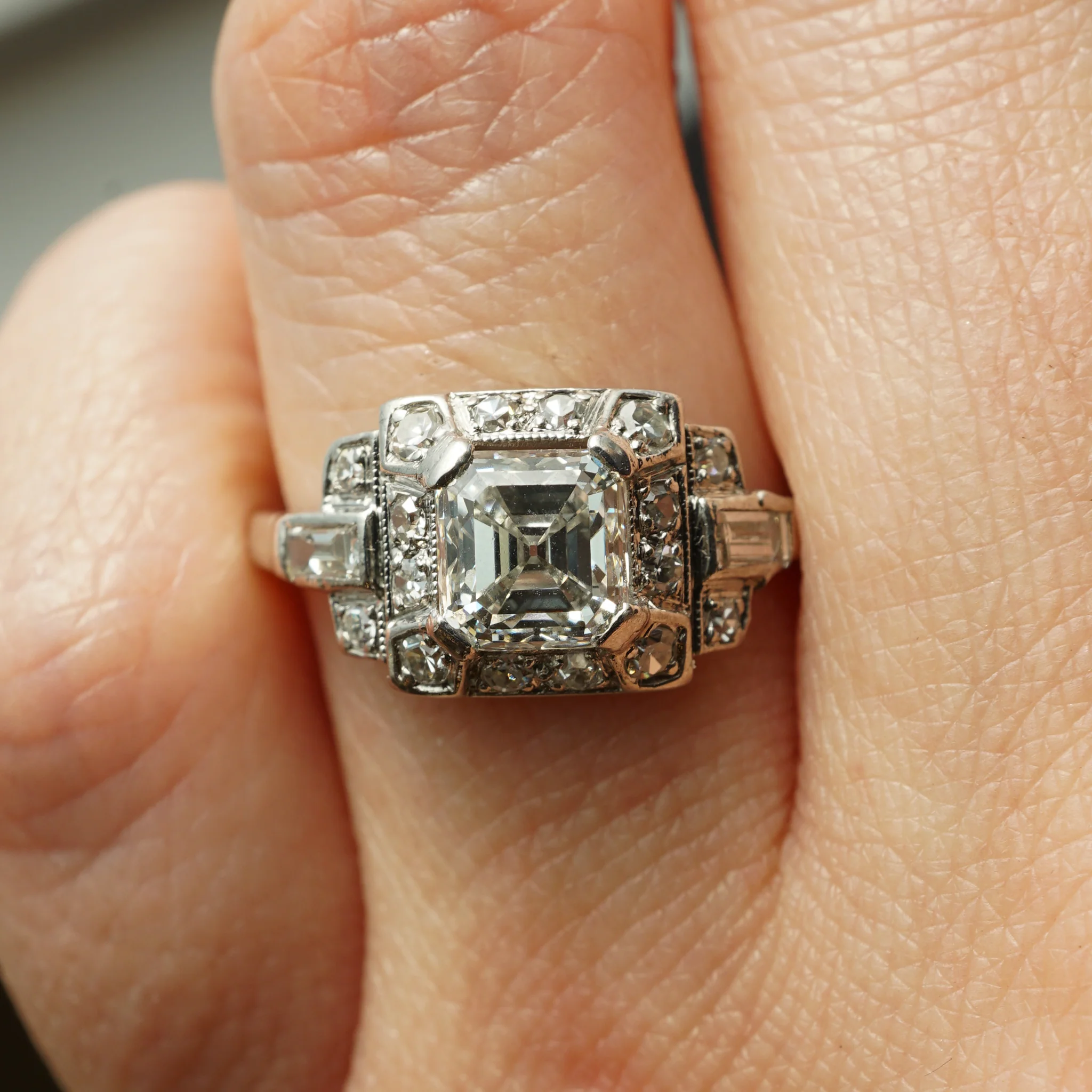 Art Deco 1.05 Asscher Cut Diamond Engagement Ring in Platinum - Image 5