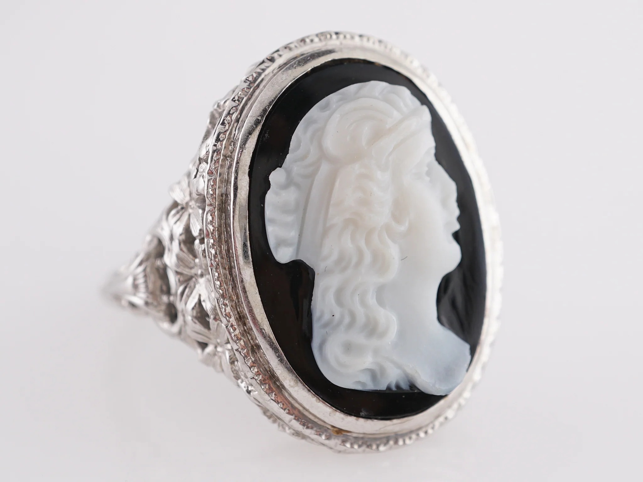 Art Deco Cameo Ring in 18K White Gold - Image 3