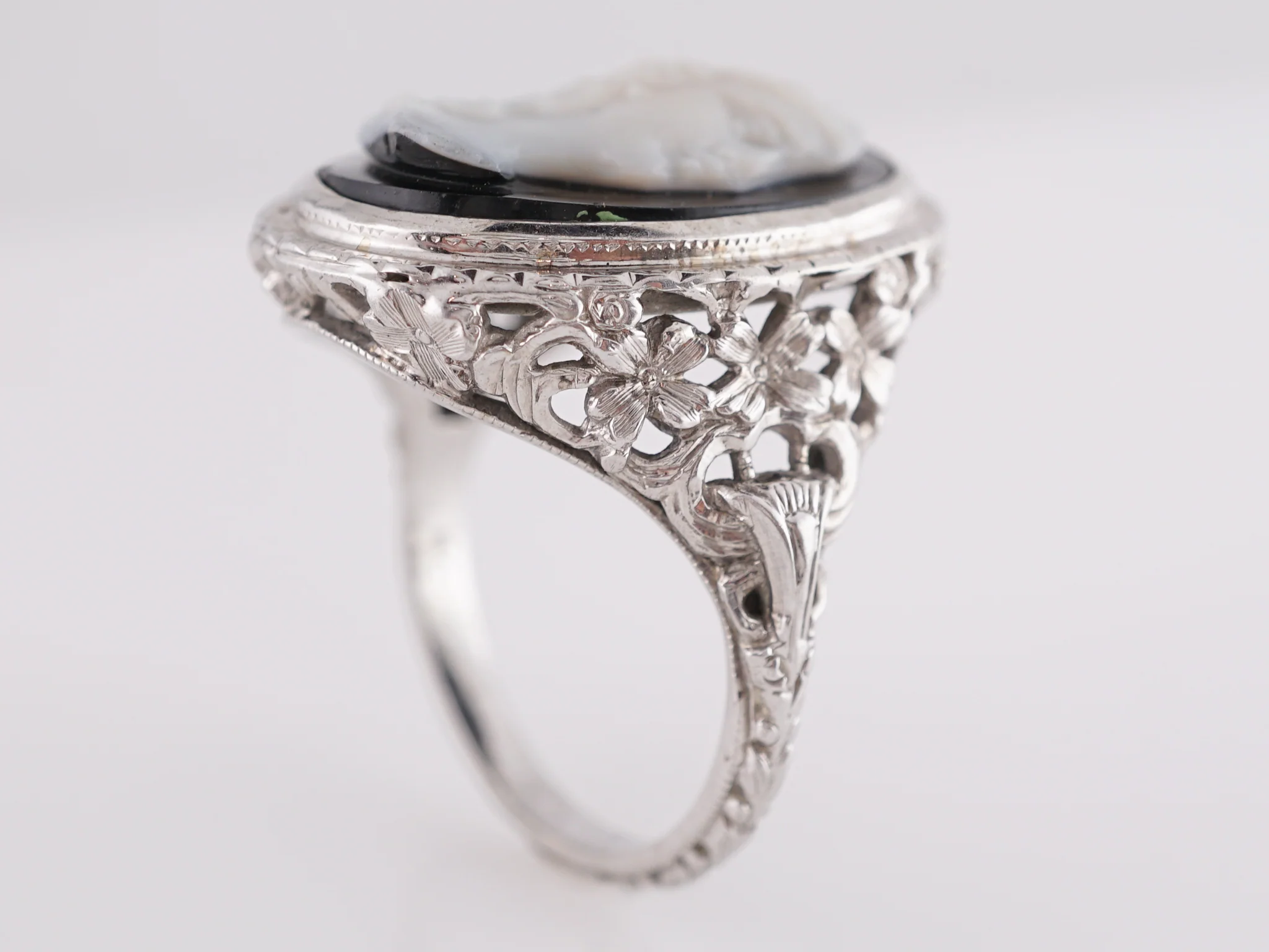 Art Deco Cameo Ring in 18K White Gold - Image 5