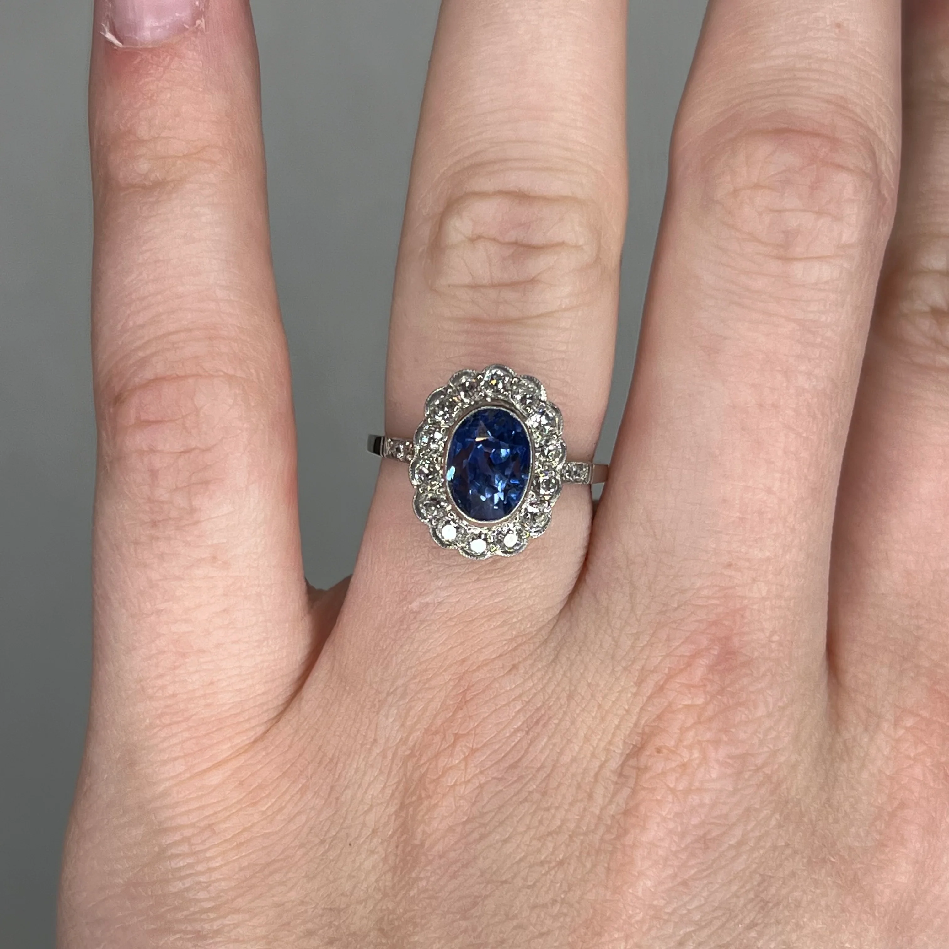 Art Deco Ceylon Sapphire & Diamond Engagement Ring in Platinum - Image 6