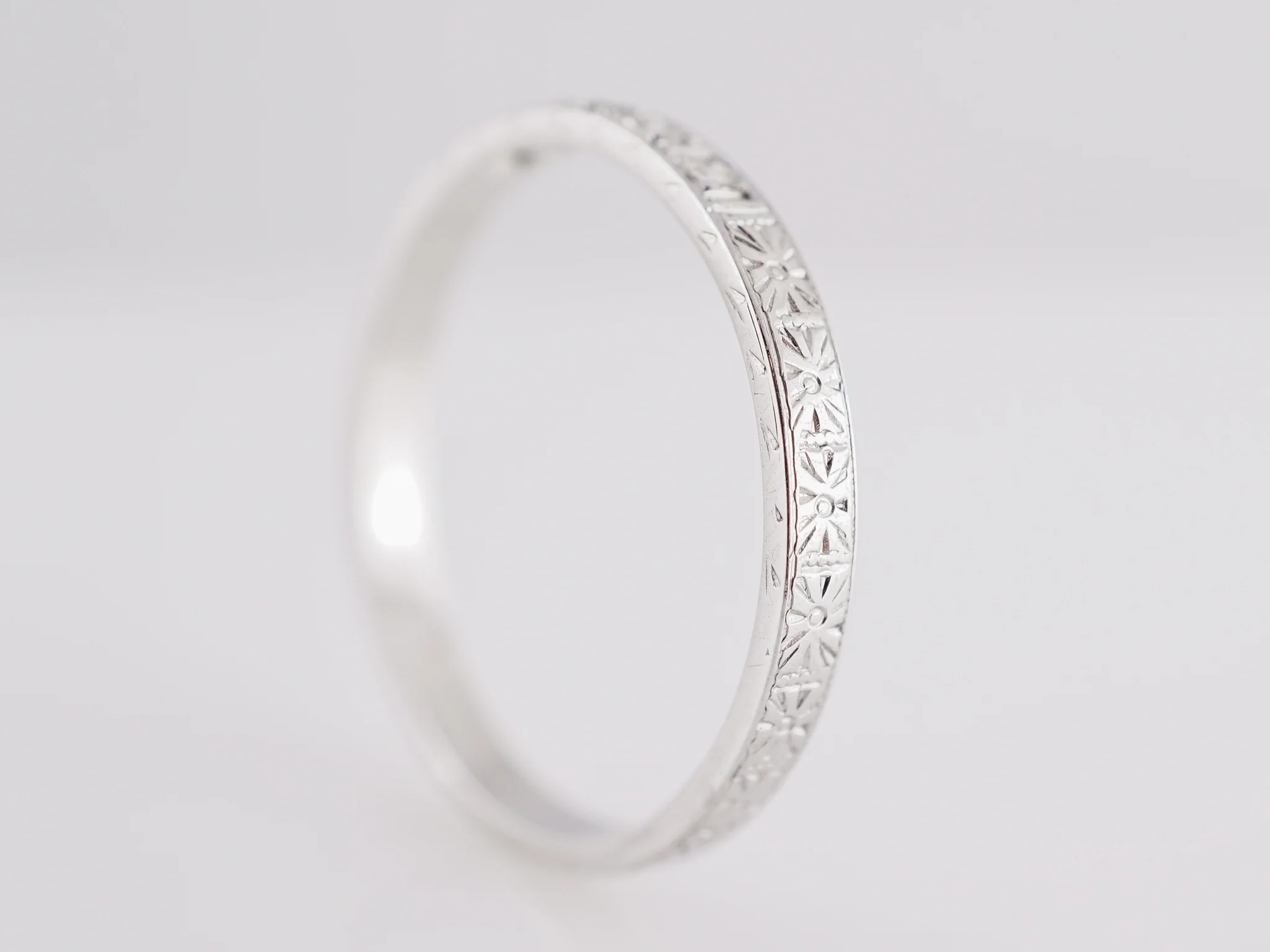 Art Deco Diamond & Orange Blossom Wedding Band in 18k - Image 4