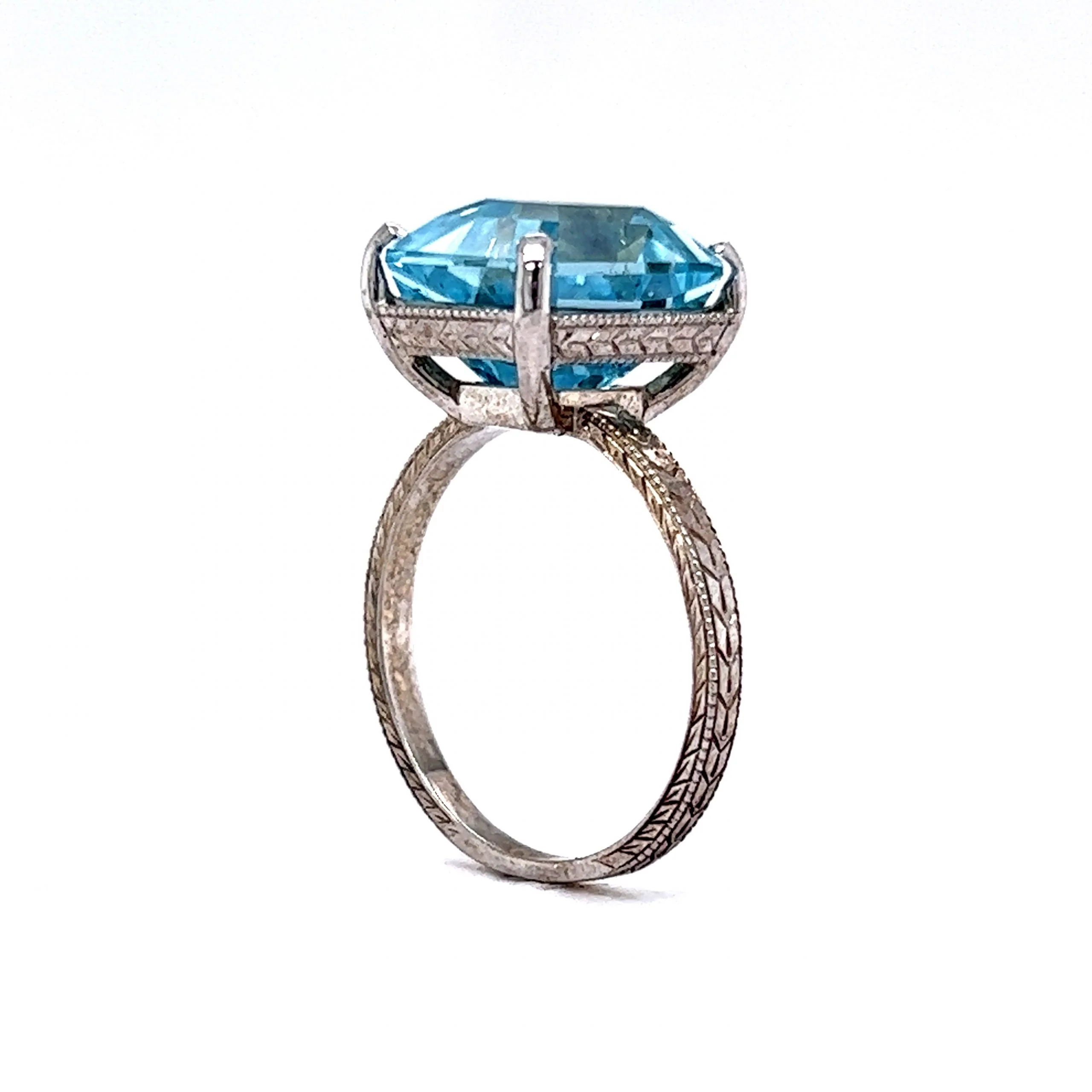 Art Deco Engraved Aquamarine Cocktail Ring in 14k White Gold - Image 5