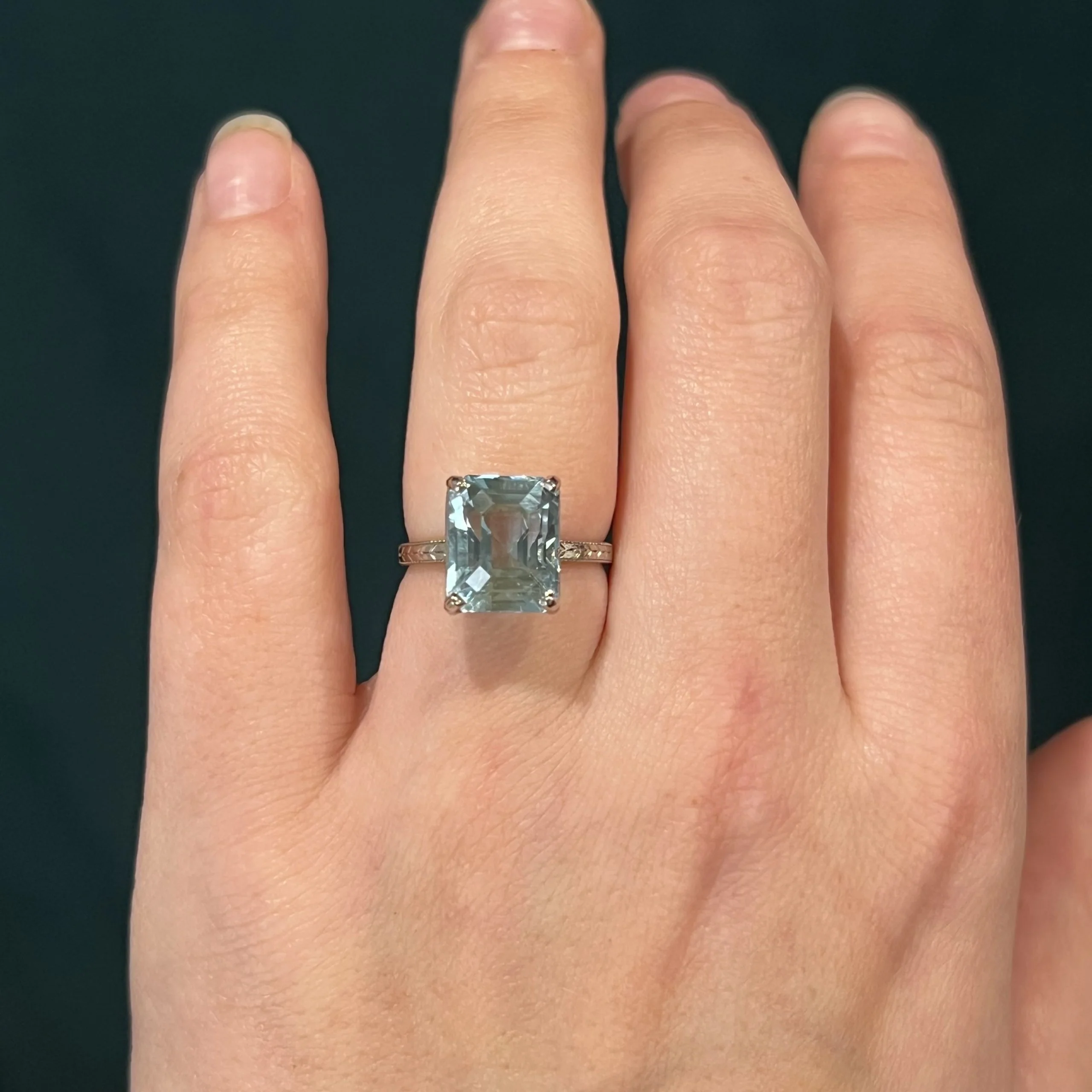 Art Deco Engraved Aquamarine Cocktail Ring in 14k White Gold - Image 6