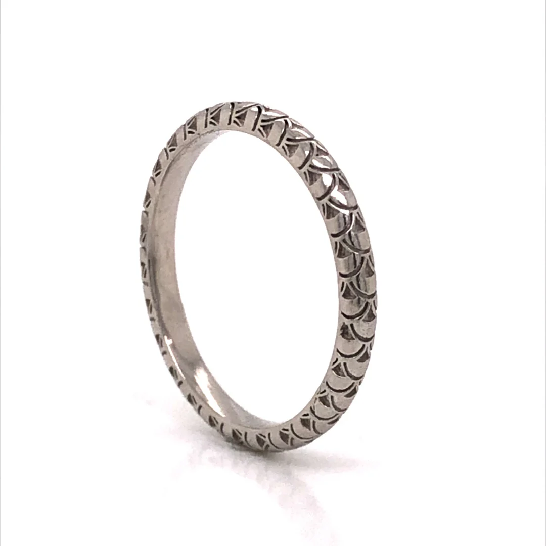 Art Deco Scale Engraved Wedding Band in Platinum - Image 4