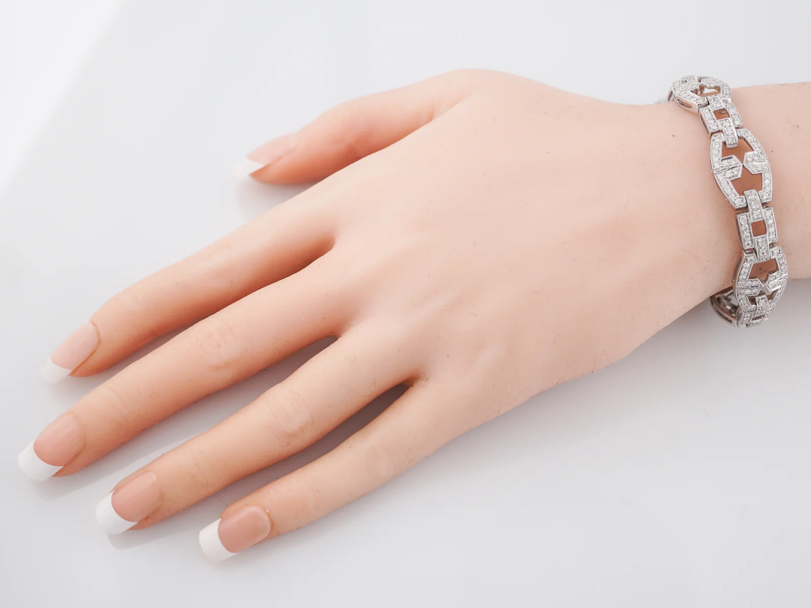 Art Deco Style Bracelet Modern 4.11 Round Brilliant Cut Diamonds in Platinum - Image 5
