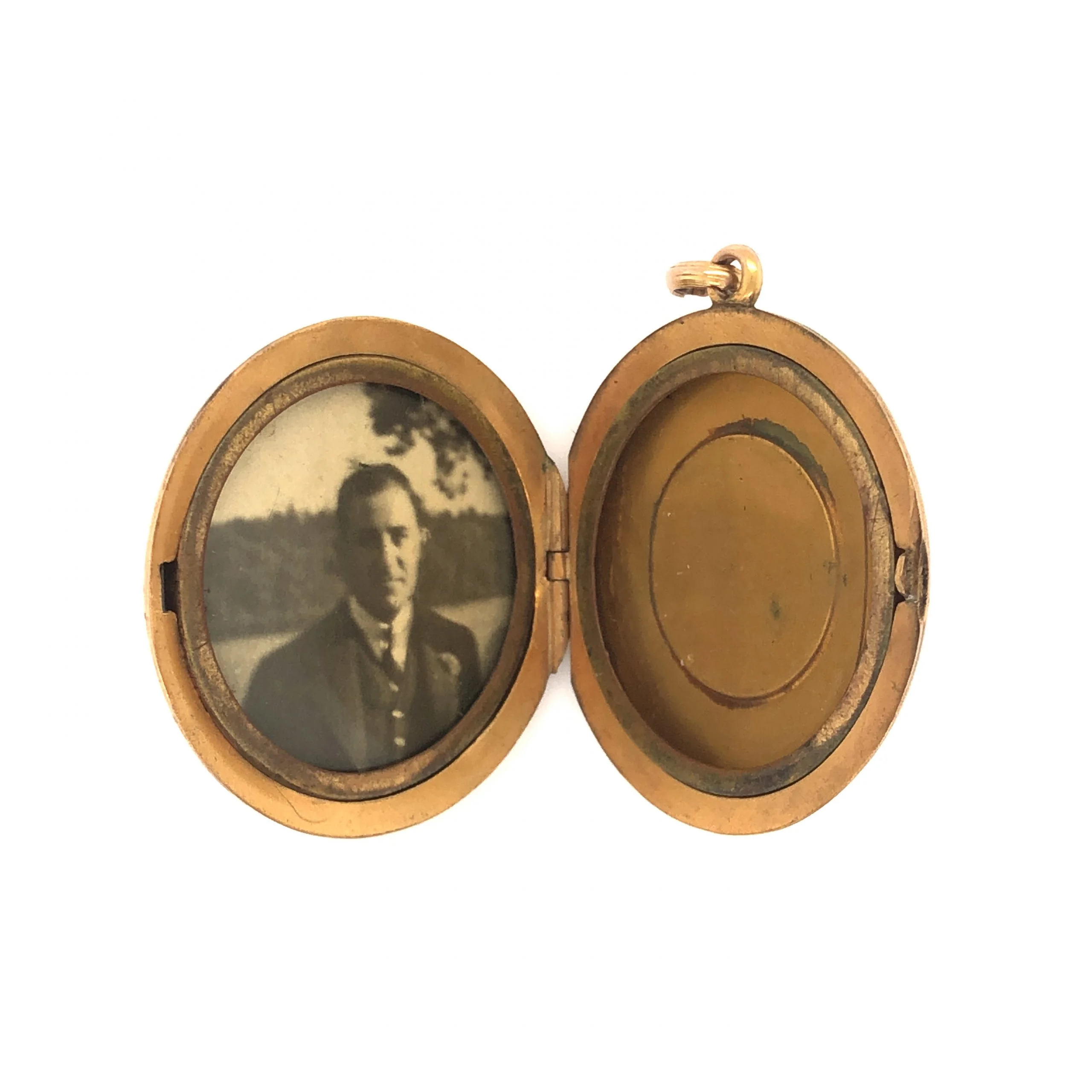 Art Nouveau Diamond Locket in 14k Yellow Gold - Image 3