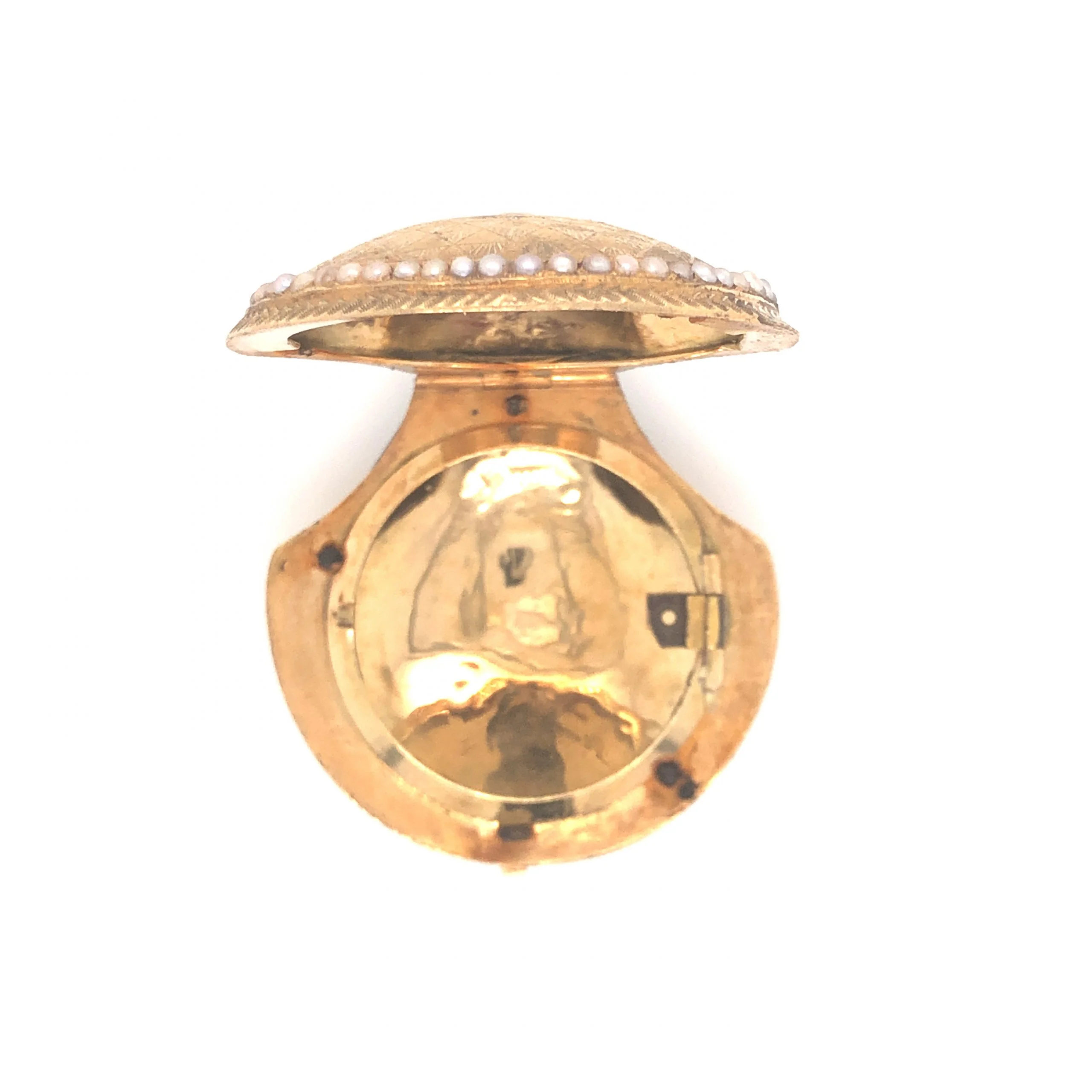 Art Nouveau Pearl Shell Pendant in 18k Yellow Gold - Image 4