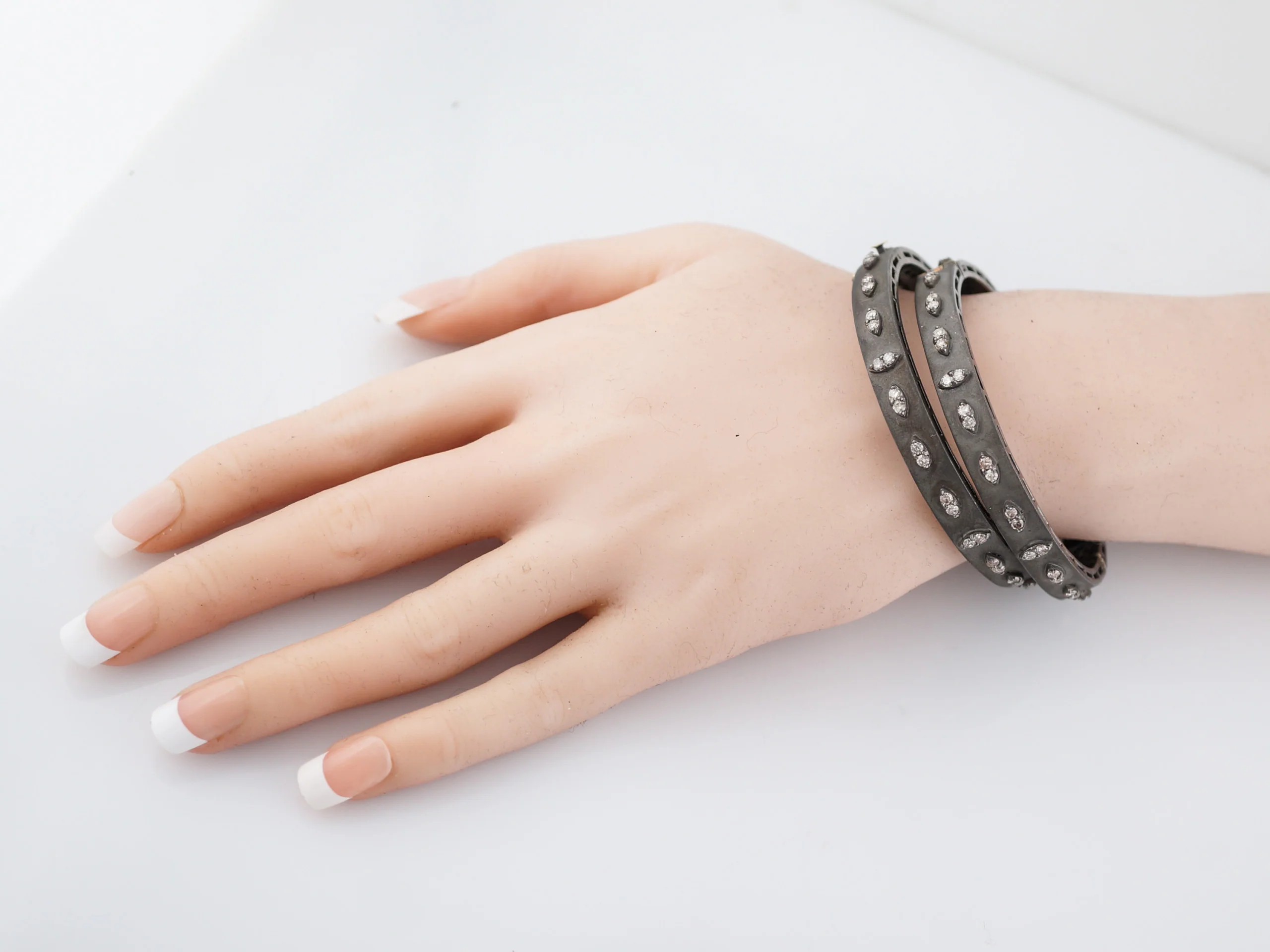 Bangle Bracelet Modern 2.20 Round Brilliant Cut Diamonds in Sterling Silver - Image 6