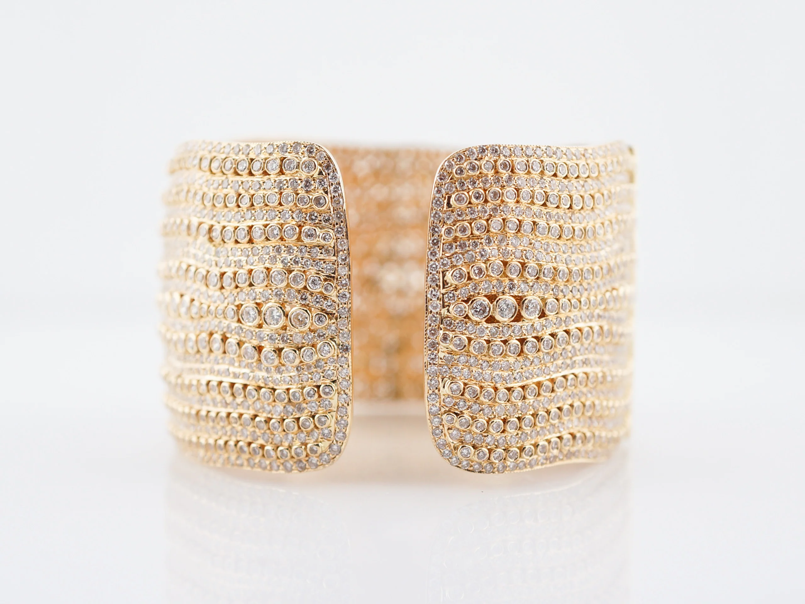 ***RTV***Bangle Bracelet Modern 24.58 Round Brilliant Cut Diamonds in 18K Yellow Gold - Image 4