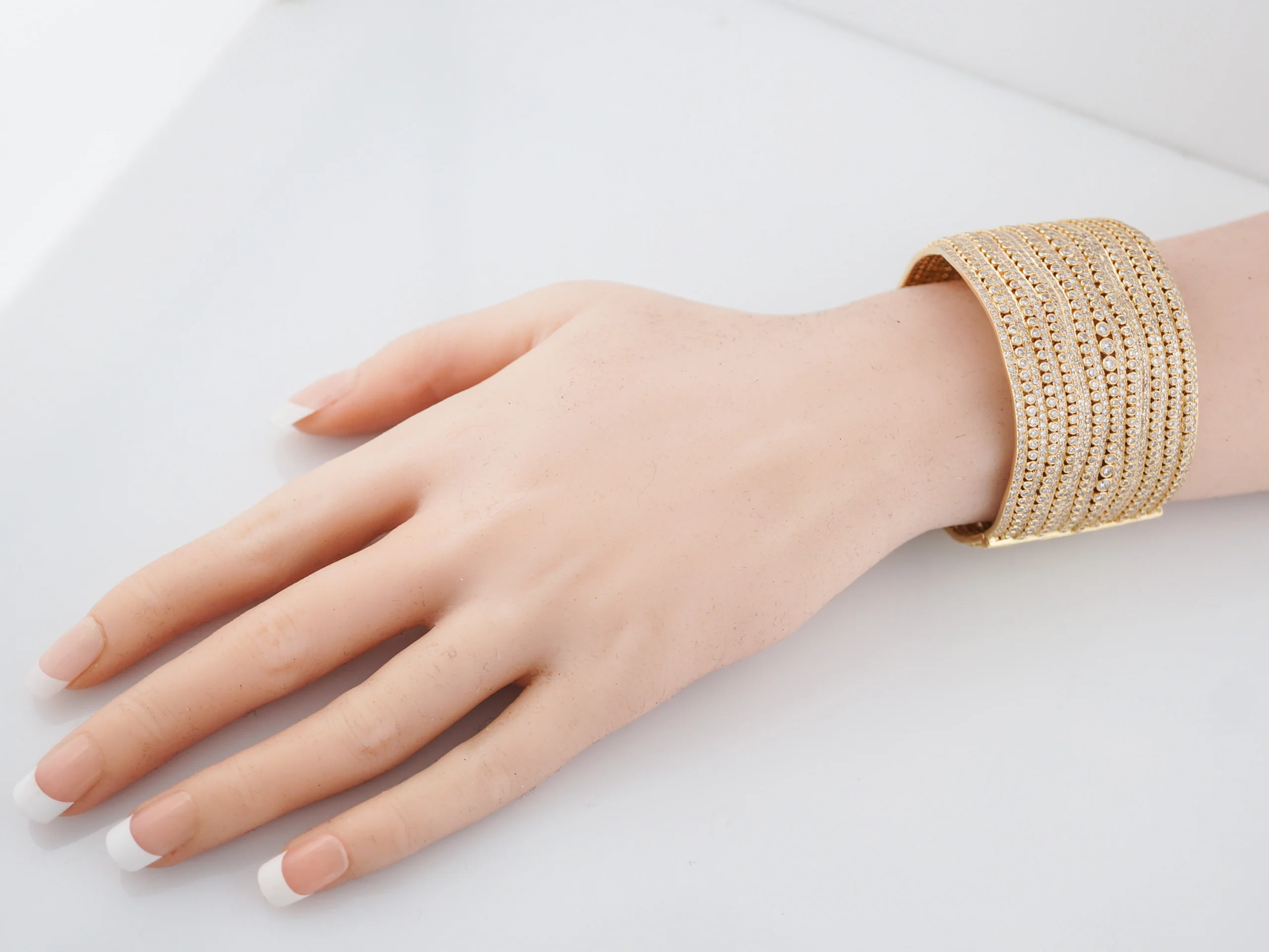 ***RTV***Bangle Bracelet Modern 24.58 Round Brilliant Cut Diamonds in 18K Yellow Gold - Image 5