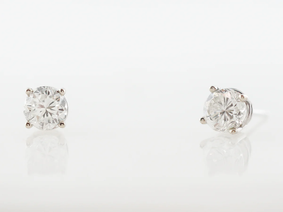 Beautiful Diamond Stud Earrings in 18k White Gold - Image 2