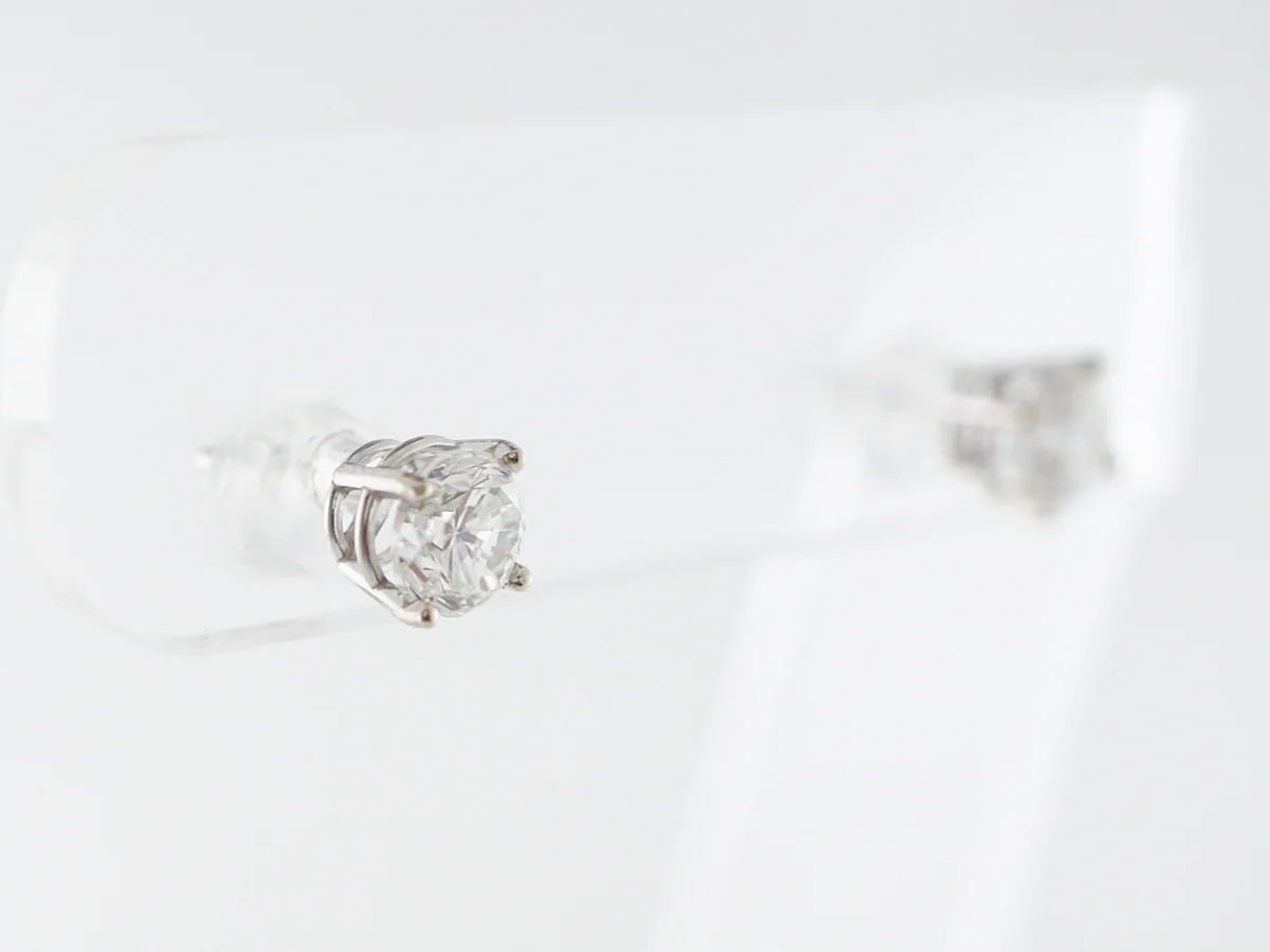 Beautiful Diamond Stud Earrings in 18k White Gold - Image 4