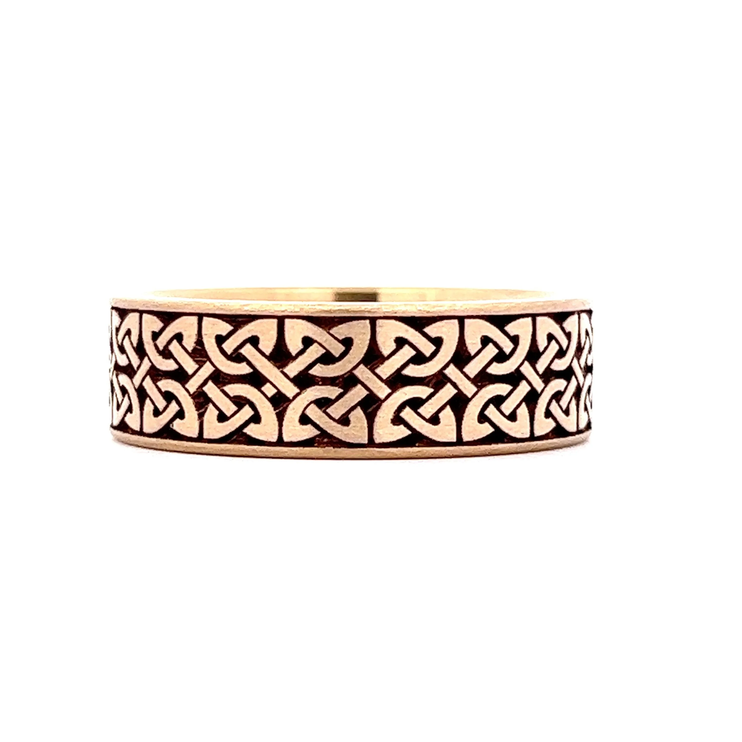 Benchmark Men's Quaternary Knot Pattern Wedding Band in 14k Yellow Gold - Image 3
