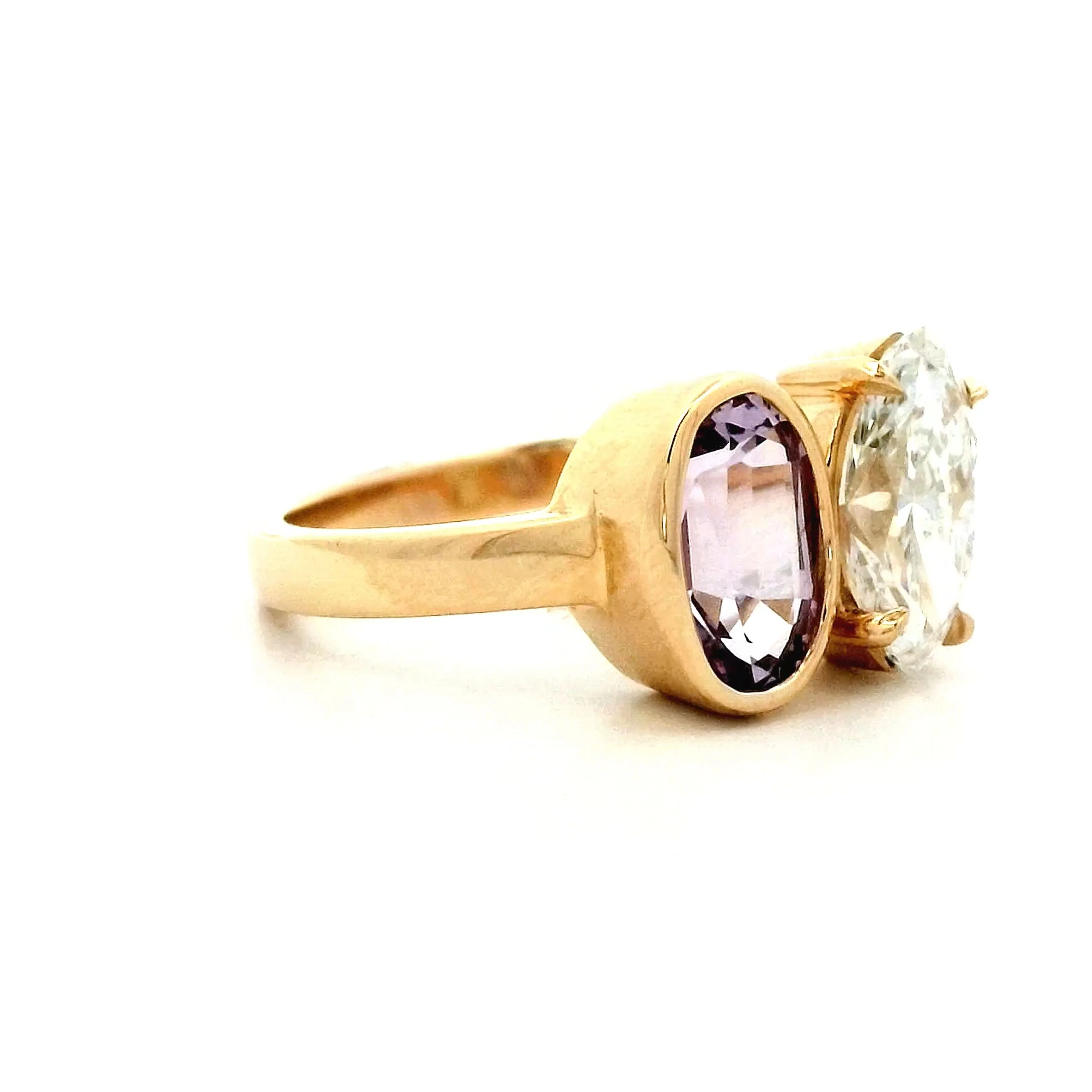 Bezel Diamond & Spinel Toi Et Moi Ring in Yellow Gold - Image 3