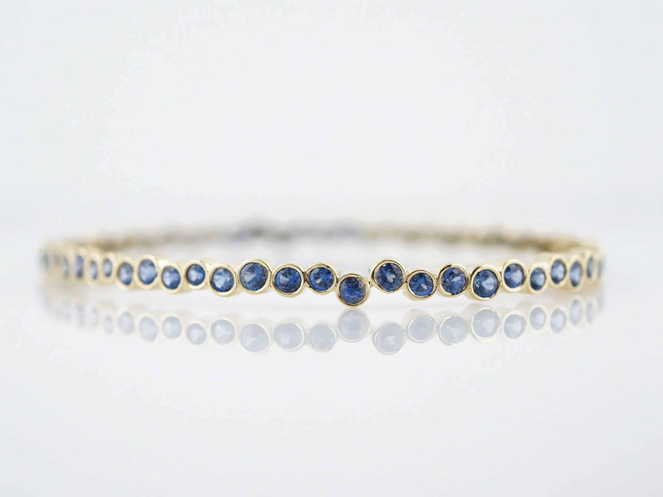 Bracelet Modern 7.17 Round Cut Sapphire in 18K Yellow Gold - Image 2