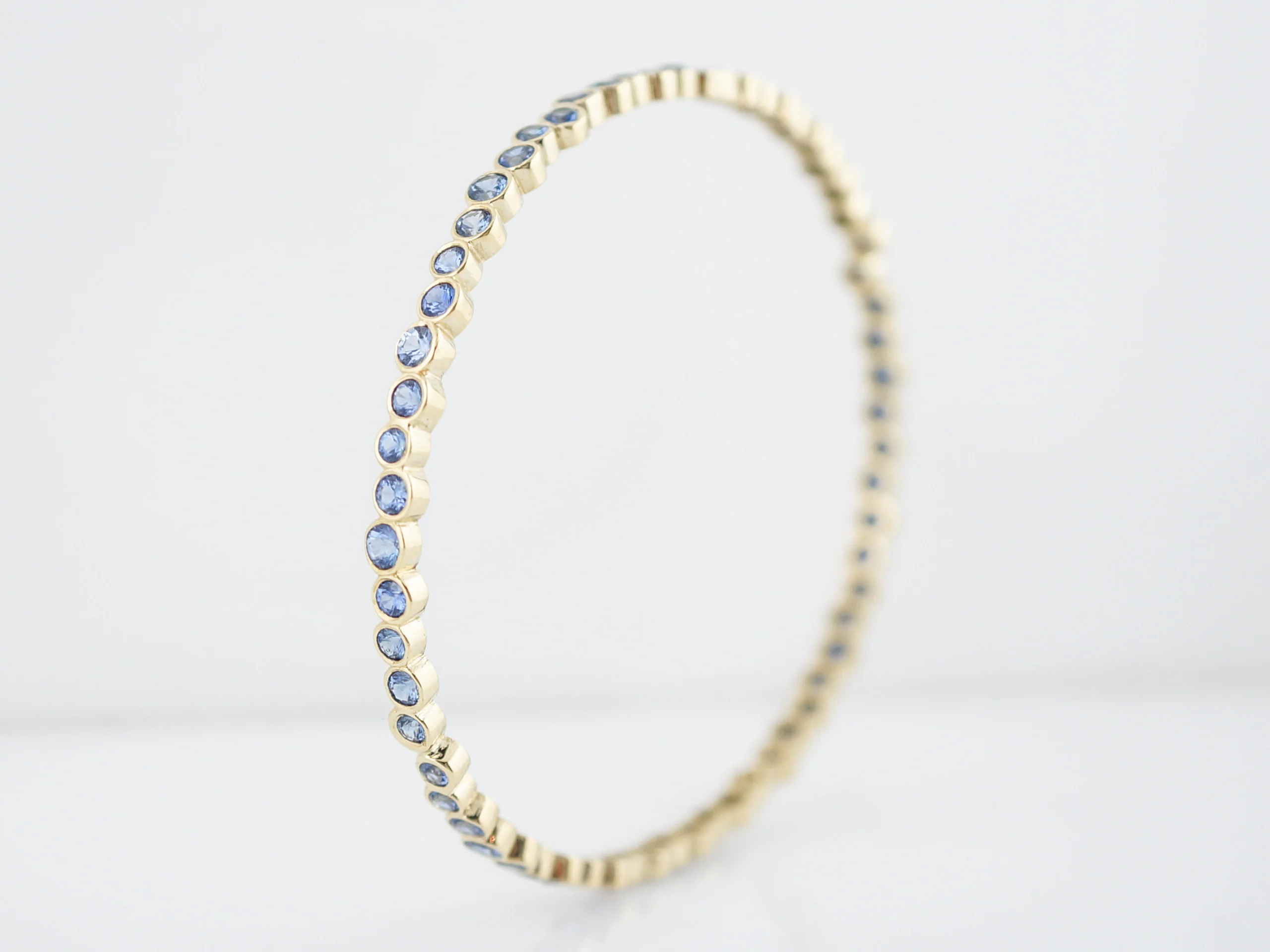 Bracelet Modern 7.17 Round Cut Sapphire in 18K Yellow Gold - Image 3