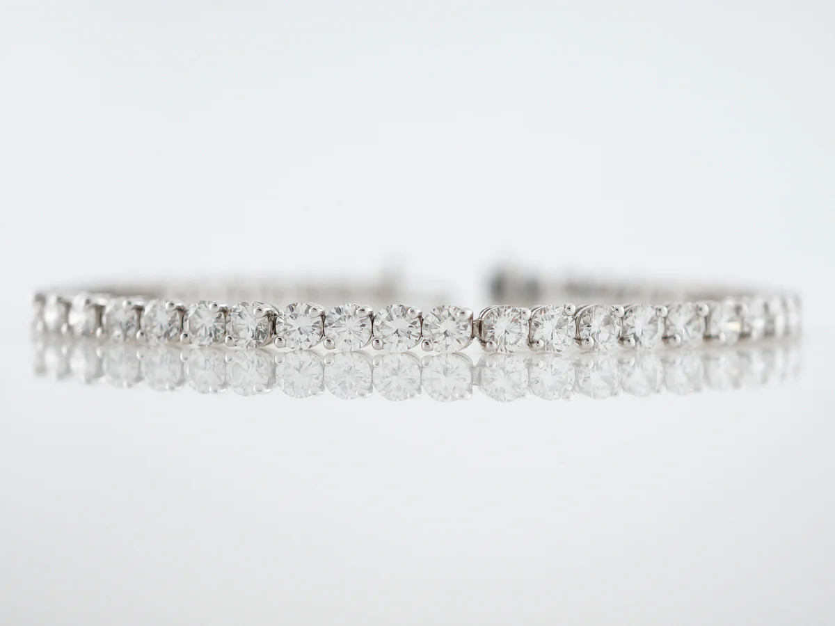 Bracelet Modern 8.18 Round Brilliant Cut Diamonds in 18k White Gold
