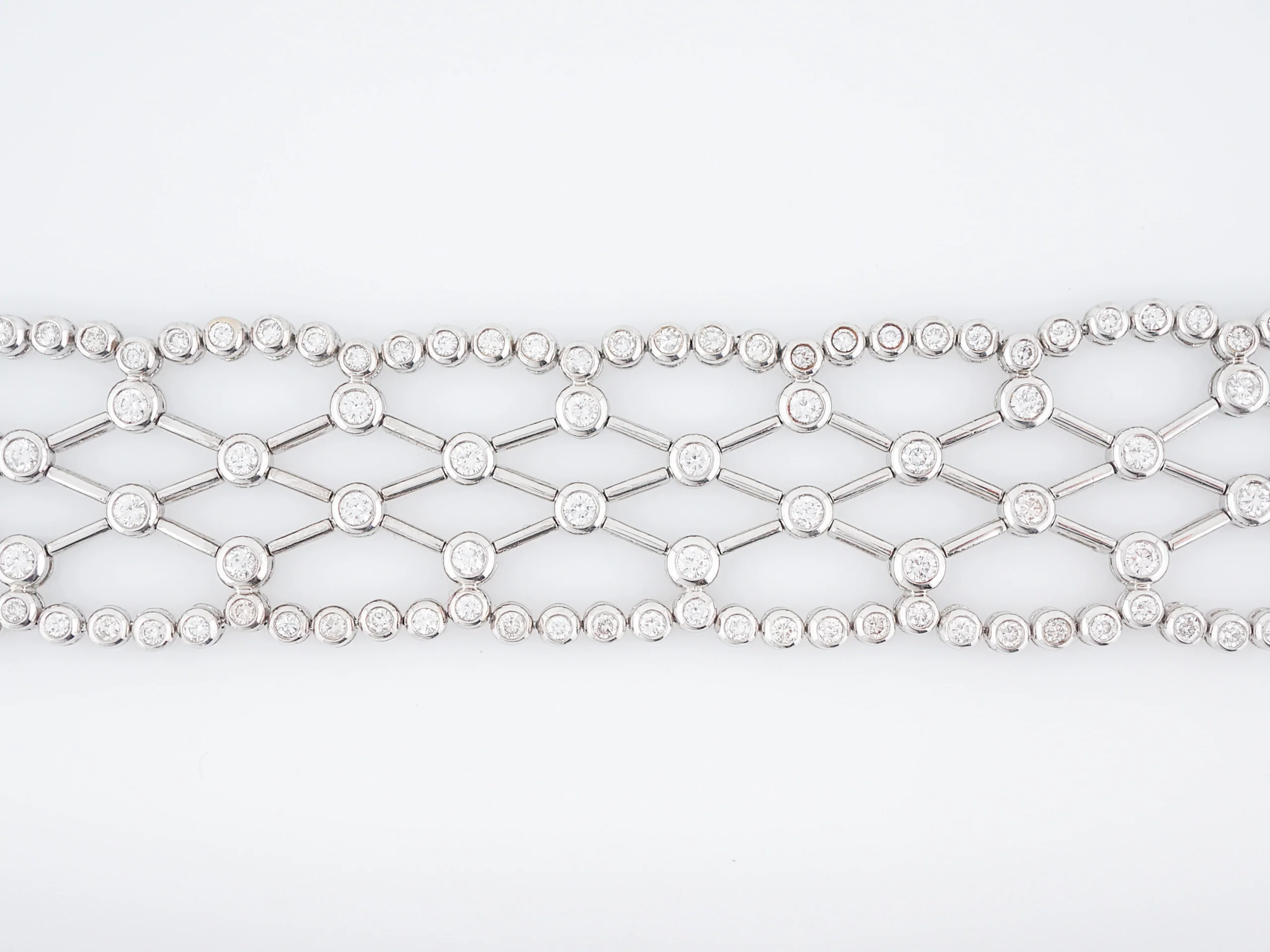 Bracelet Modern 8.19 Round Brilliant Cut Diamonds in 18K White Gold
