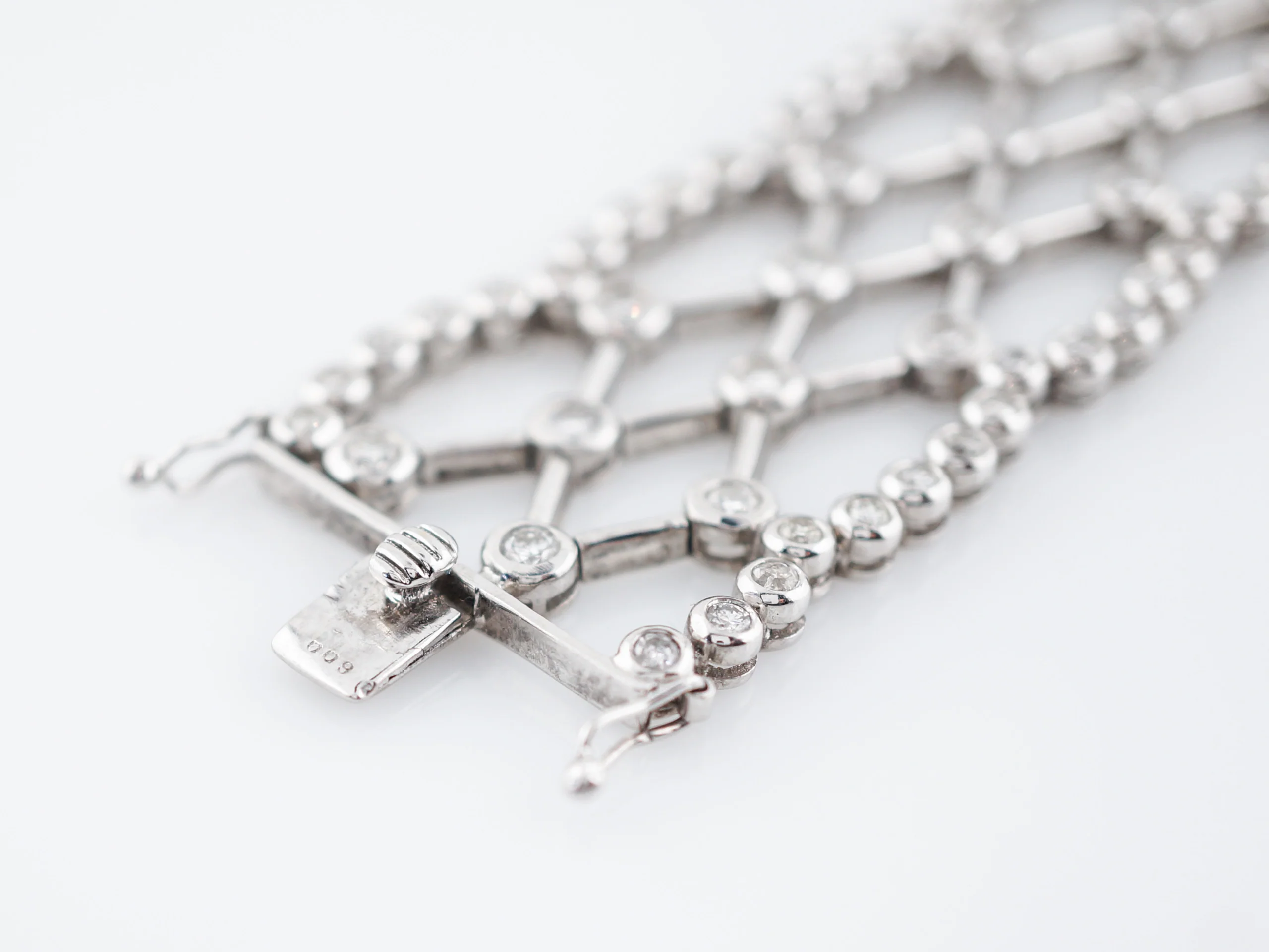 Bracelet Modern 8.19 Round Brilliant Cut Diamonds in 18K White Gold - Image 2
